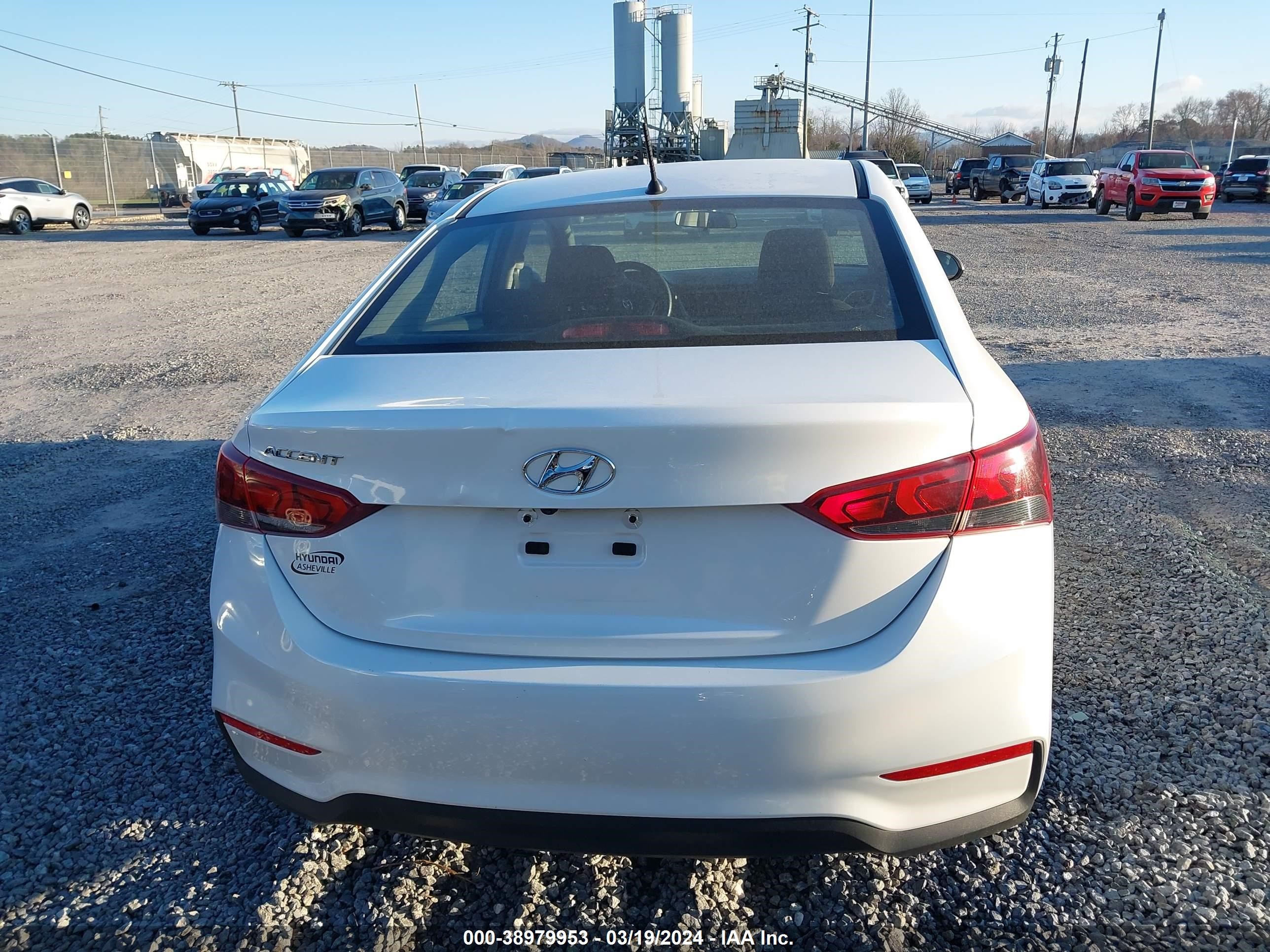 Photo 15 VIN: 3KPC24A64LE104455 - HYUNDAI ACCENT 