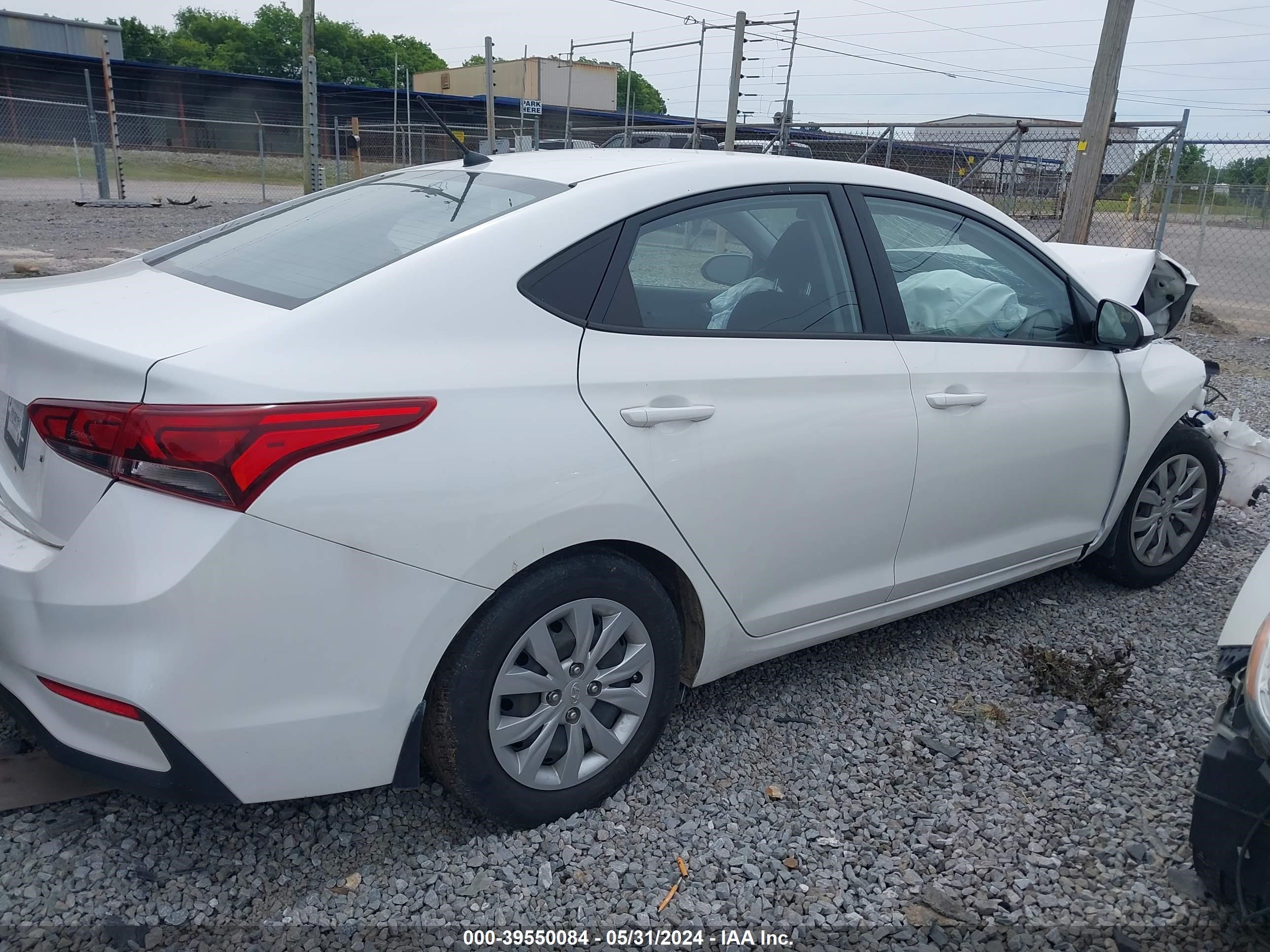 Photo 3 VIN: 3KPC24A64LE115763 - HYUNDAI ACCENT 