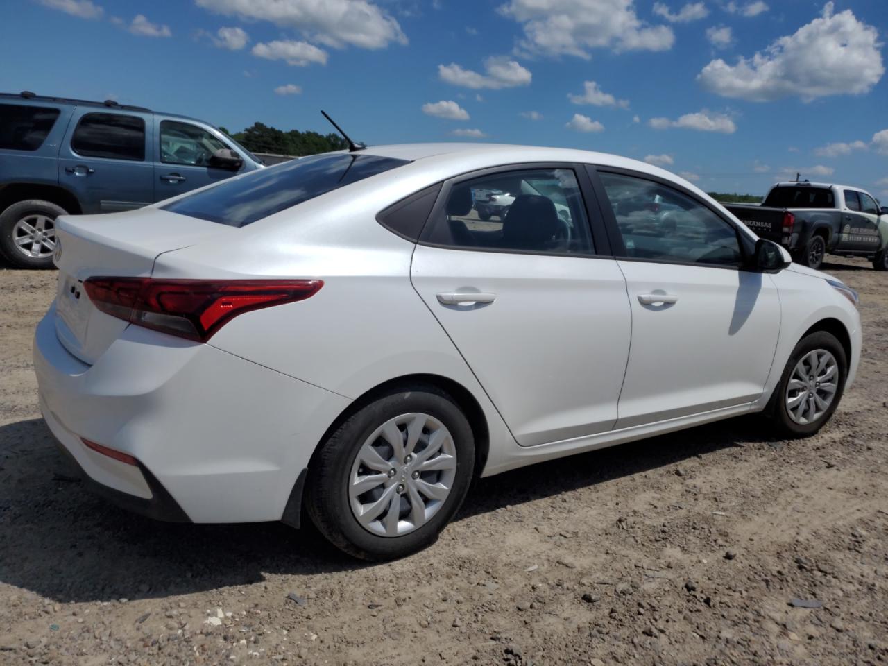 Photo 2 VIN: 3KPC24A67LE110279 - HYUNDAI ACCENT 