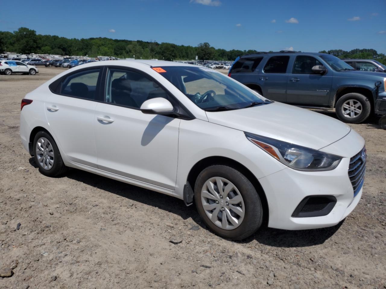 Photo 3 VIN: 3KPC24A67LE110279 - HYUNDAI ACCENT 