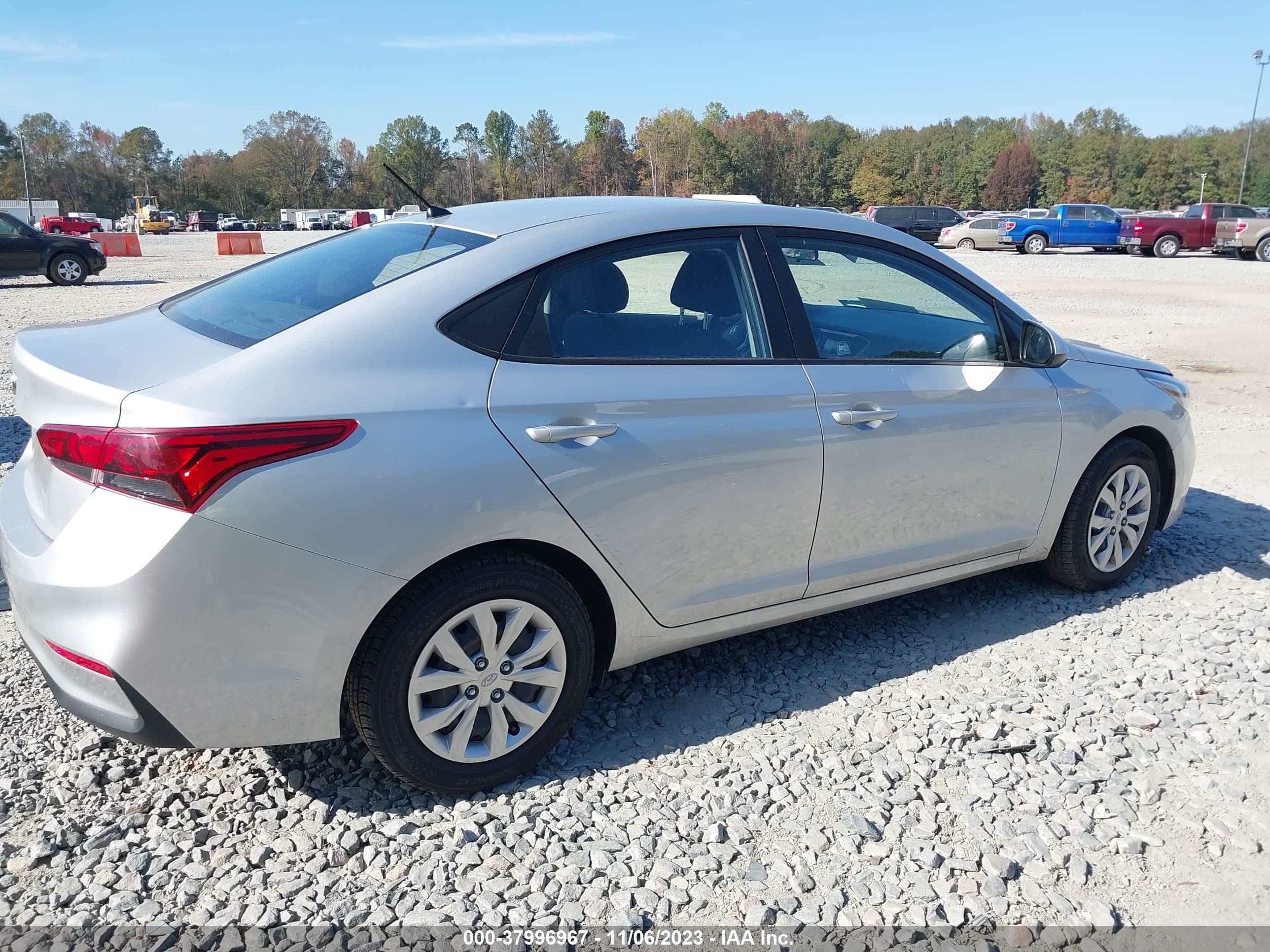 Photo 3 VIN: 3KPC24A67ME129089 - HYUNDAI ACCENT 