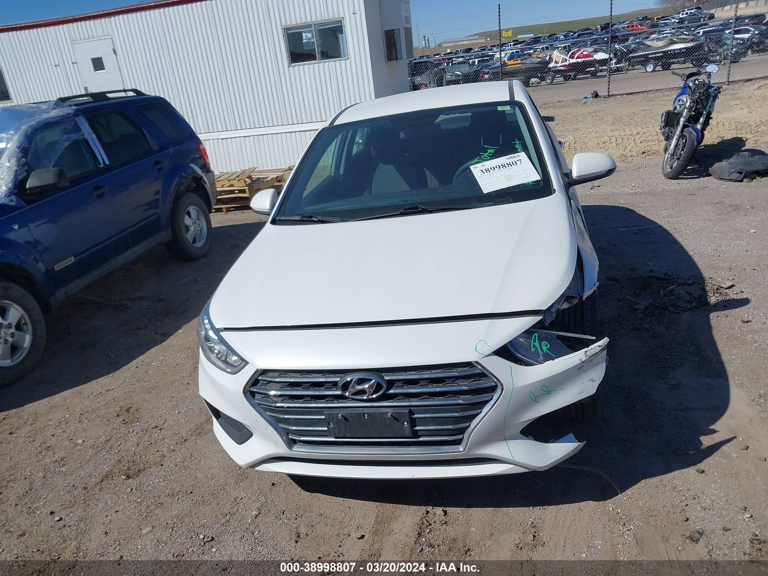 Photo 11 VIN: 3KPC24A68LE116351 - HYUNDAI ACCENT 