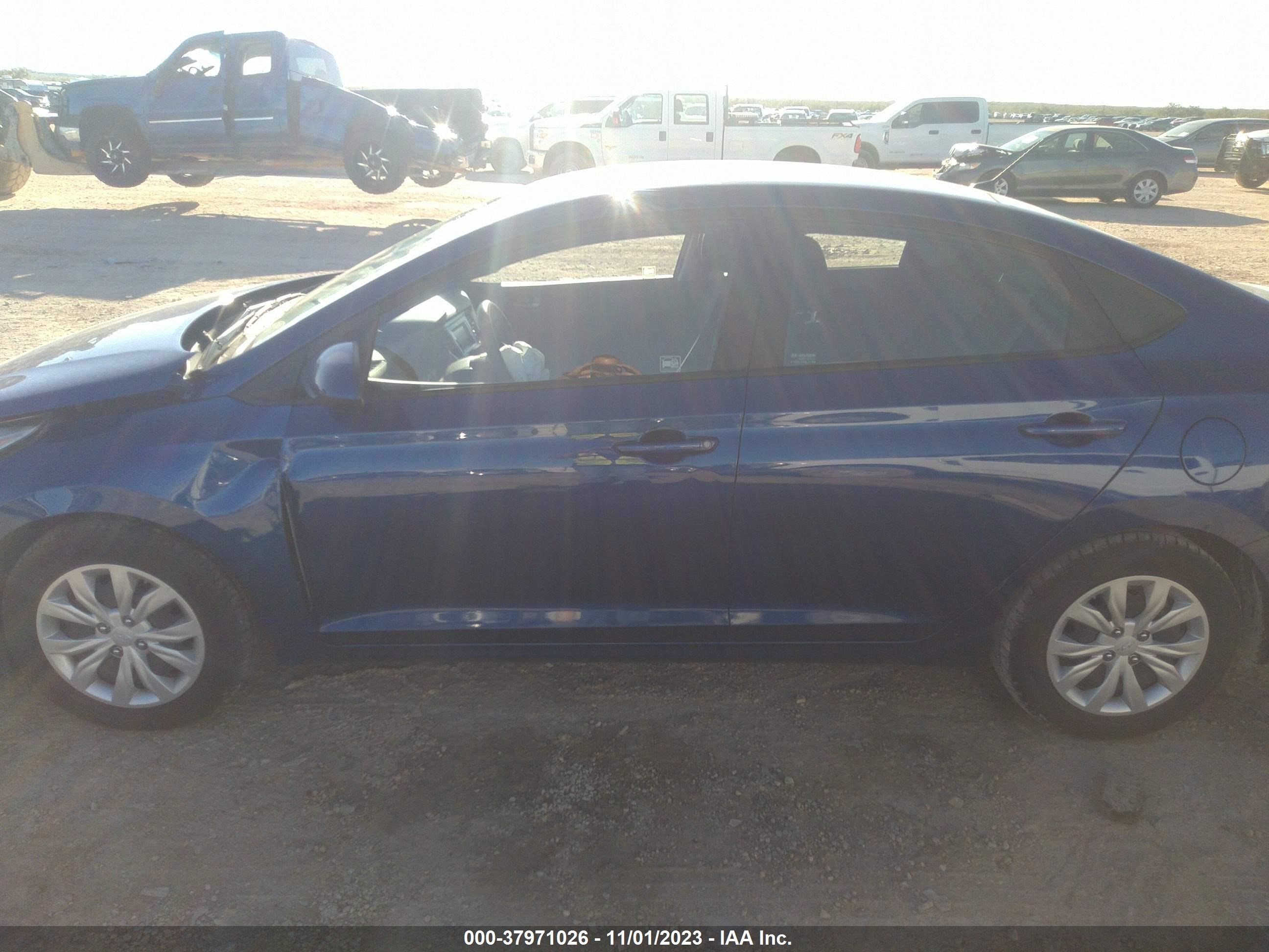 Photo 13 VIN: 3KPC24A6XLE118215 - HYUNDAI ACCENT 