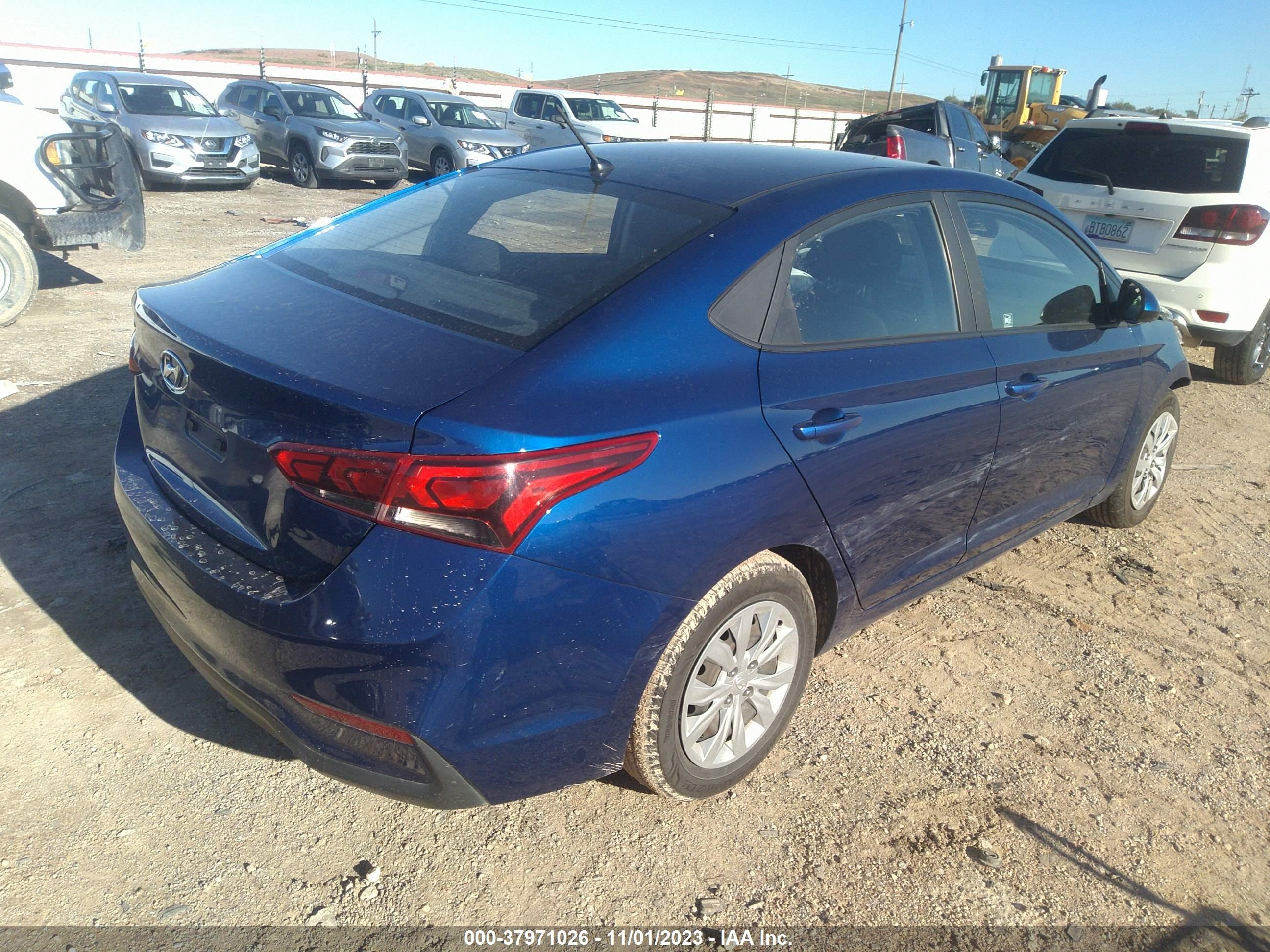 Photo 3 VIN: 3KPC24A6XLE118215 - HYUNDAI ACCENT 