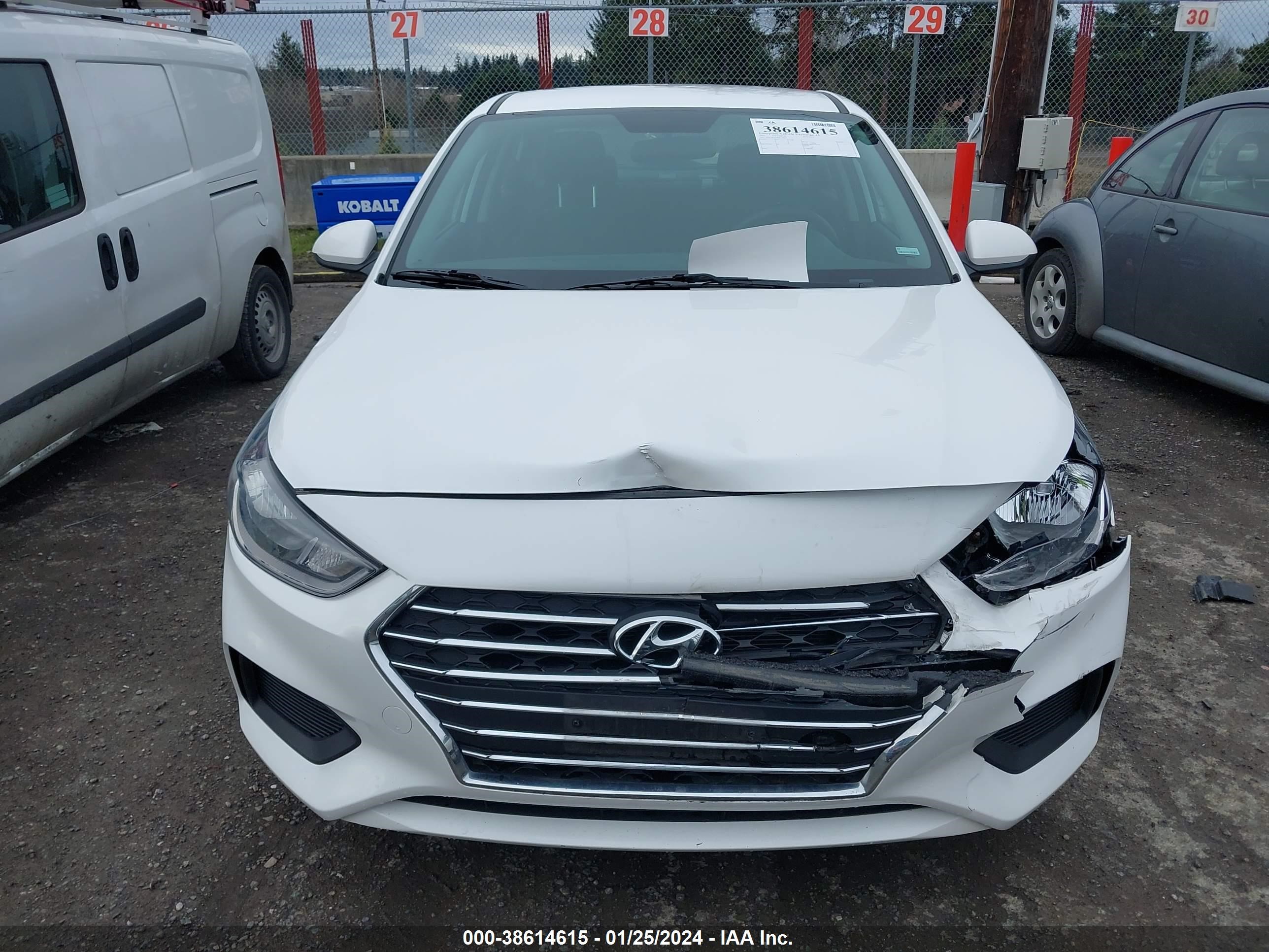 Photo 11 VIN: 3KPC24A6XME142953 - HYUNDAI ACCENT 