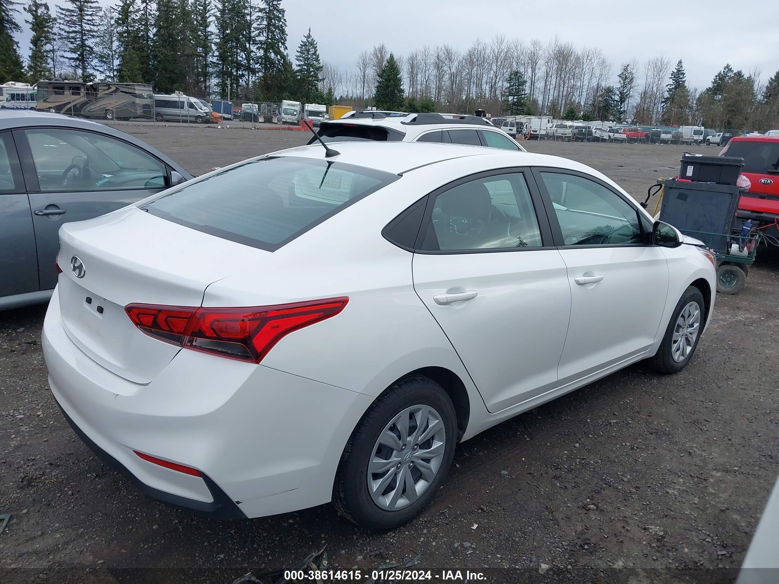 Photo 12 VIN: 3KPC24A6XME142953 - HYUNDAI ACCENT 