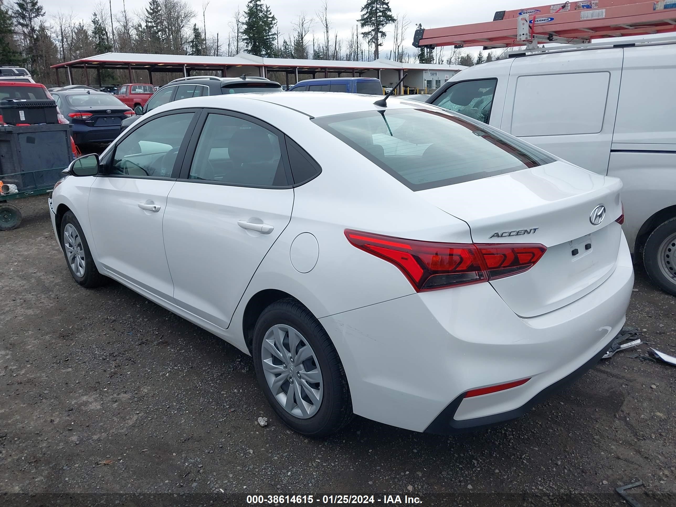 Photo 2 VIN: 3KPC24A6XME142953 - HYUNDAI ACCENT 