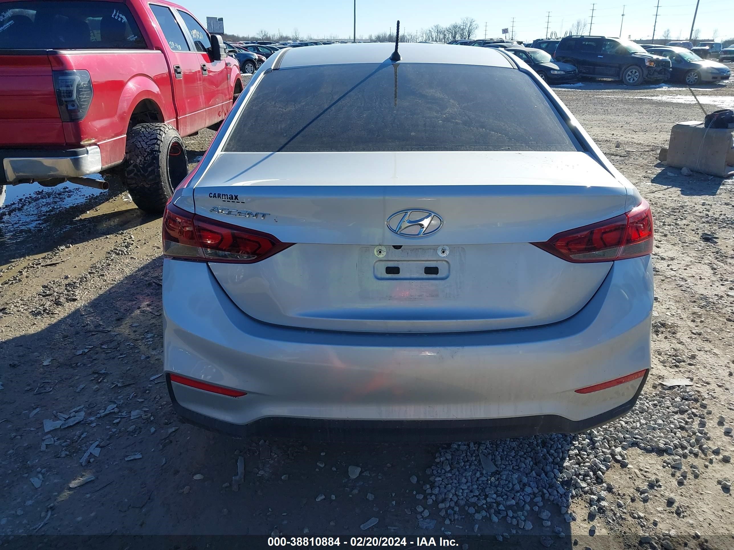 Photo 15 VIN: 3KPC24A6XNE157664 - HYUNDAI ACCENT 