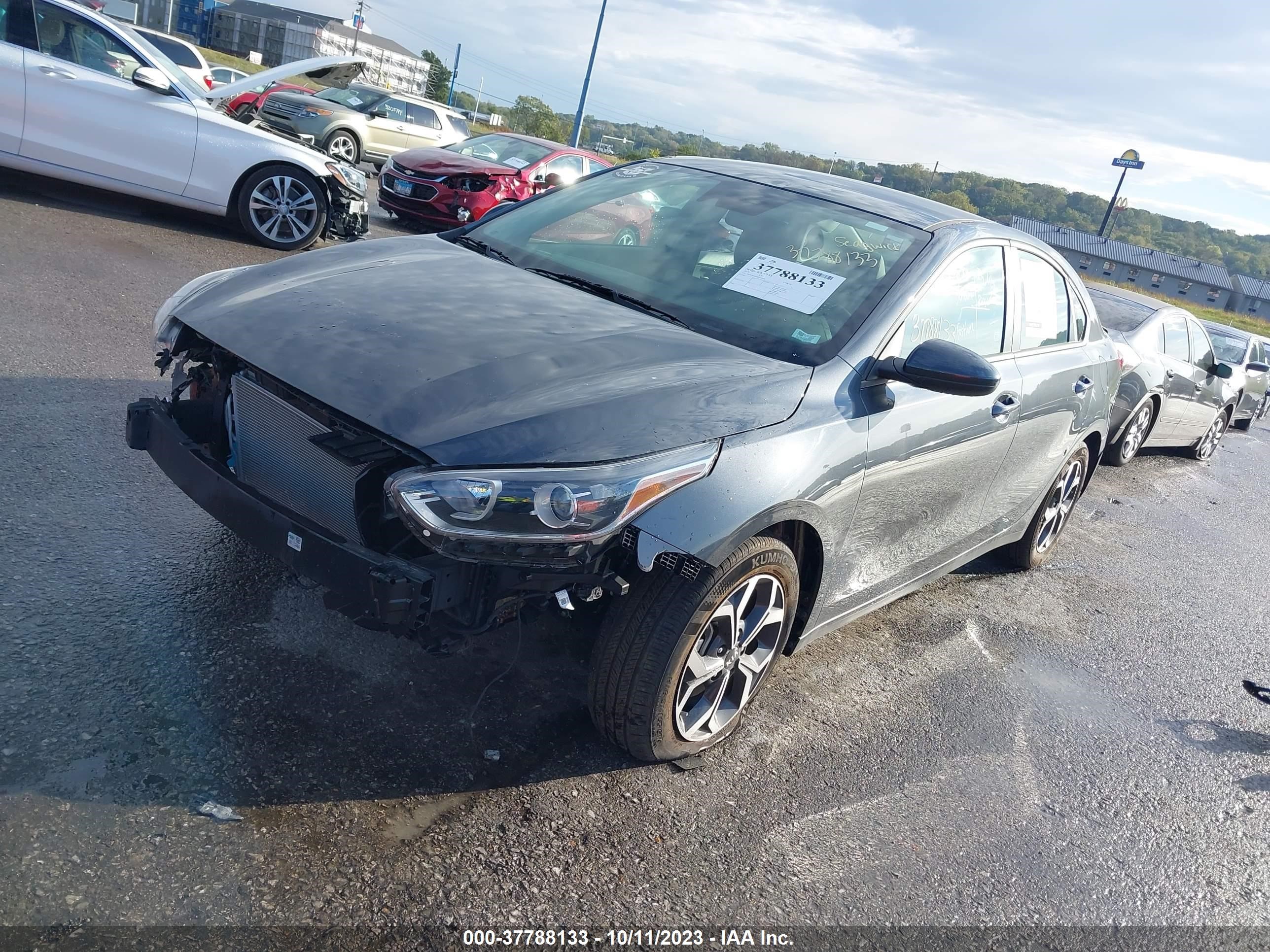 Photo 1 VIN: 3KPF24AD0KE052994 - KIA FORTE 