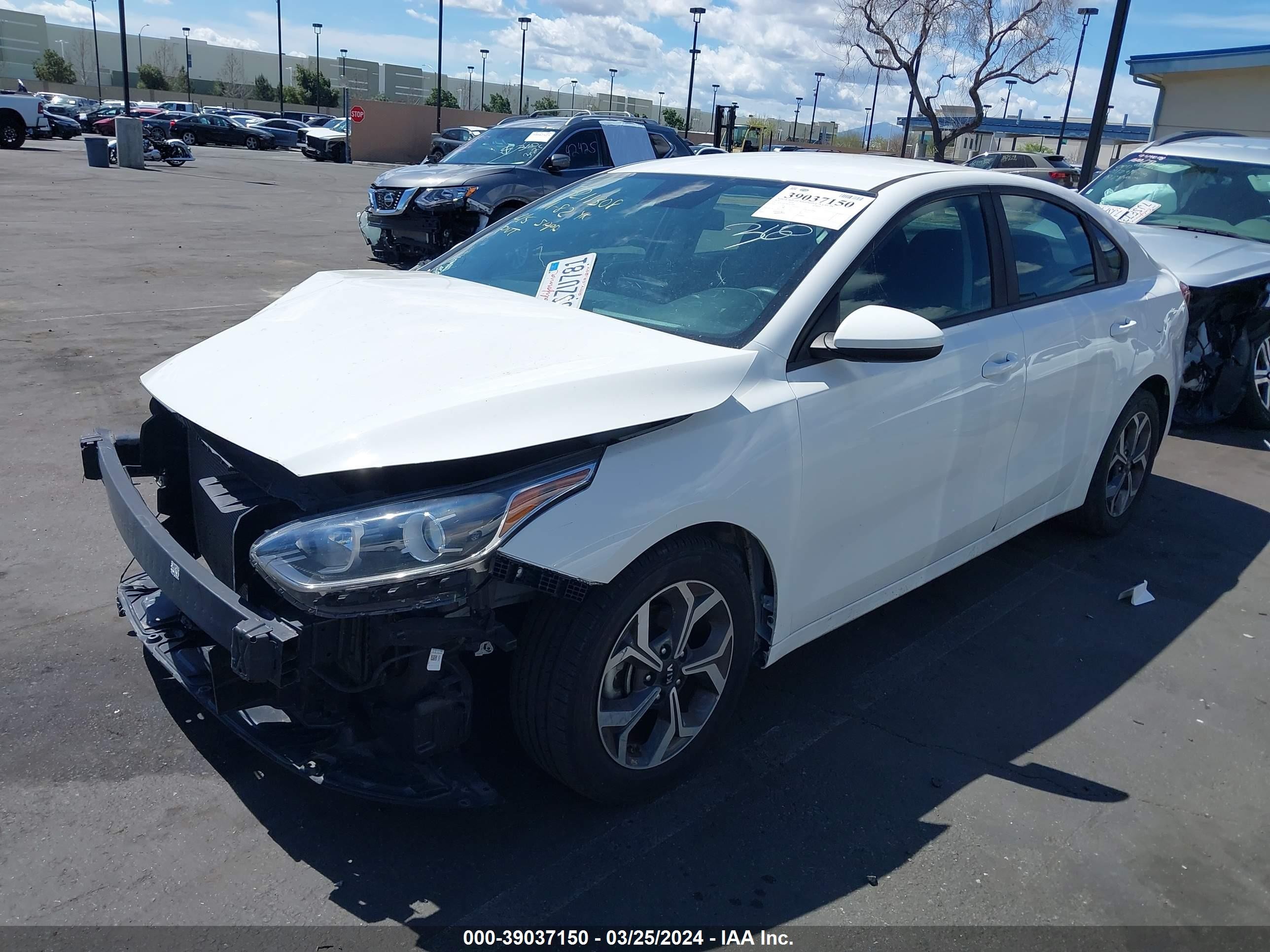 Photo 1 VIN: 3KPF24AD0KE115494 - KIA FORTE 