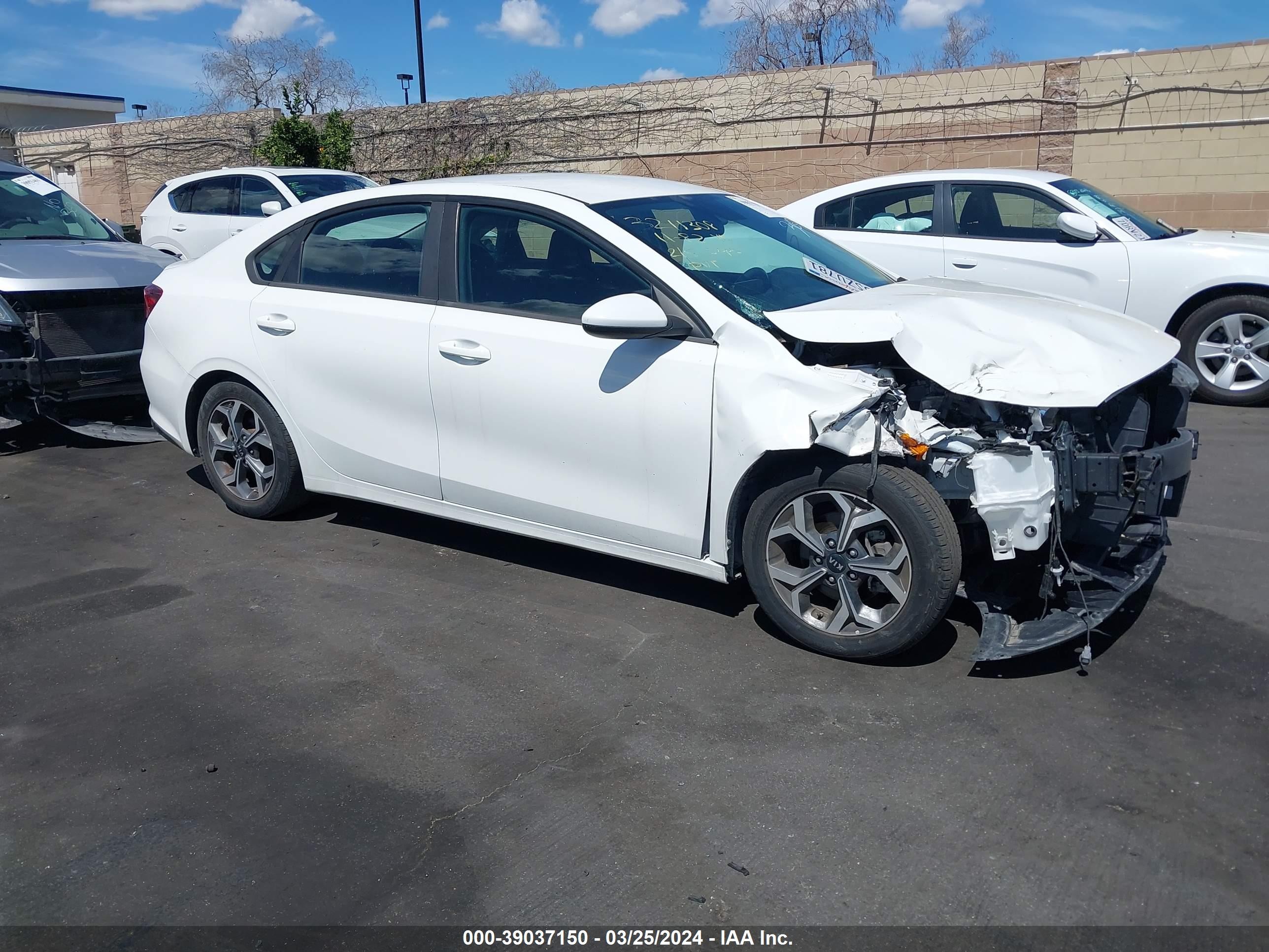 Photo 13 VIN: 3KPF24AD0KE115494 - KIA FORTE 