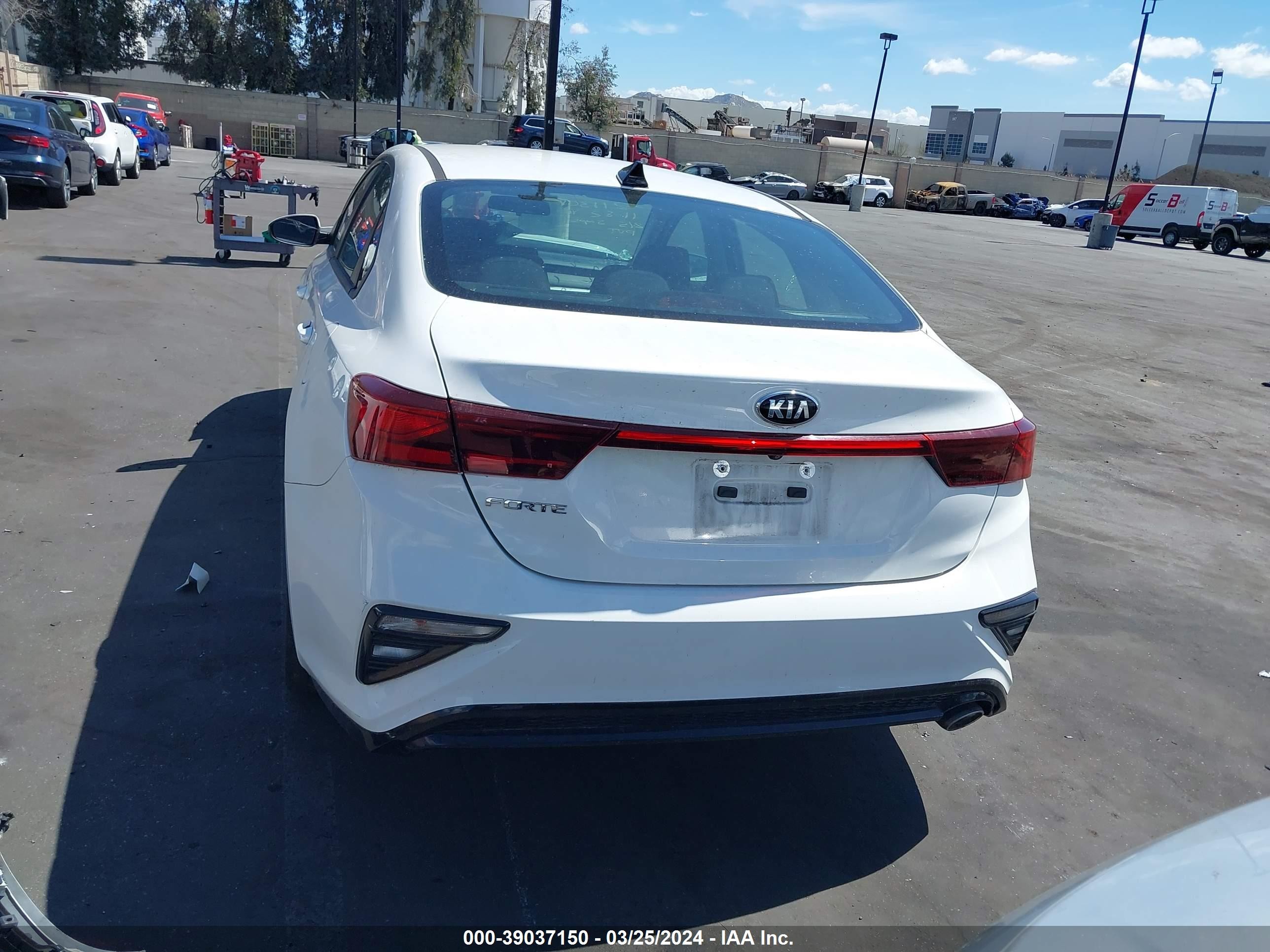 Photo 16 VIN: 3KPF24AD0KE115494 - KIA FORTE 