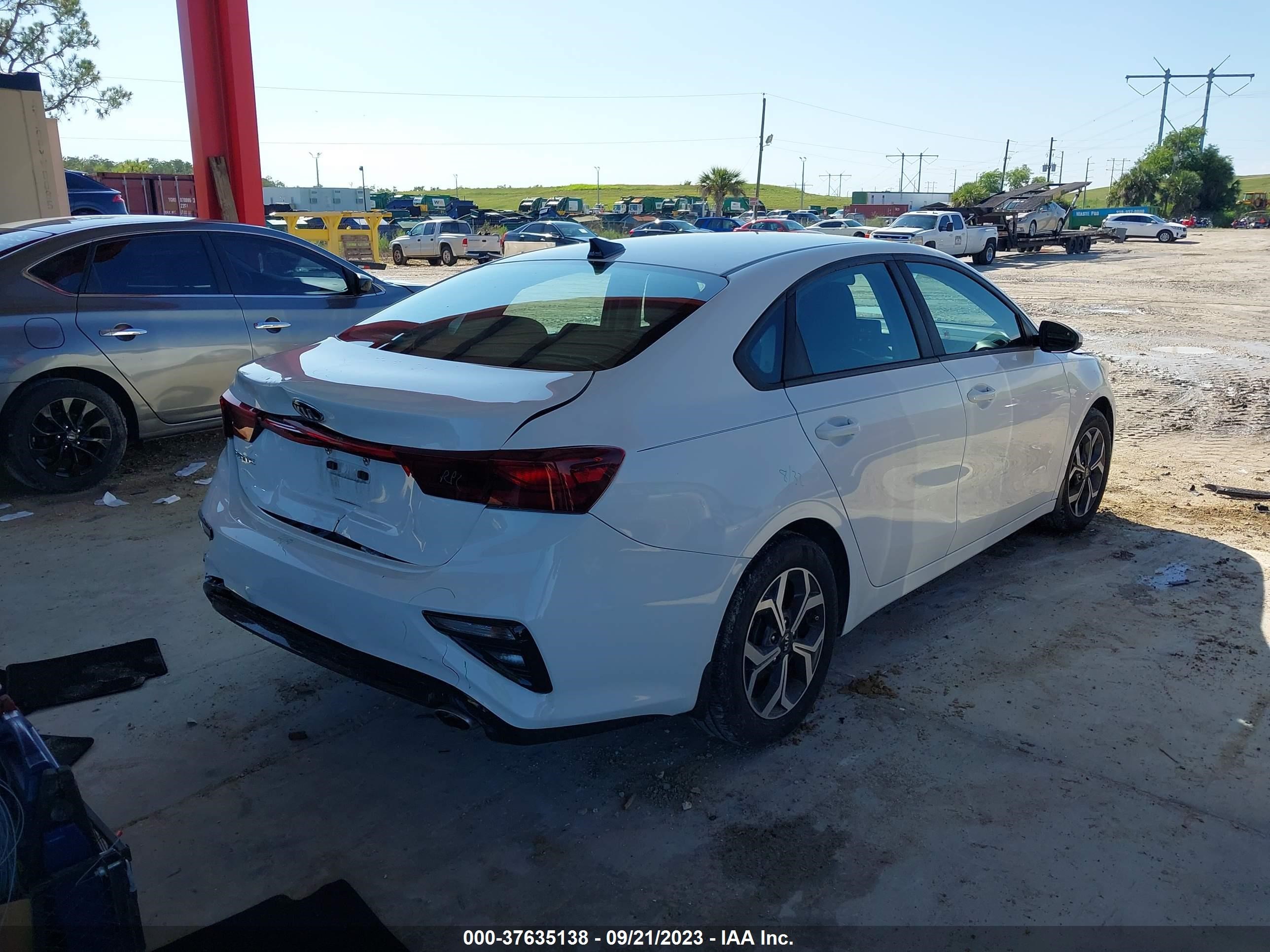 Photo 3 VIN: 3KPF24AD0KE127872 - KIA FORTE 