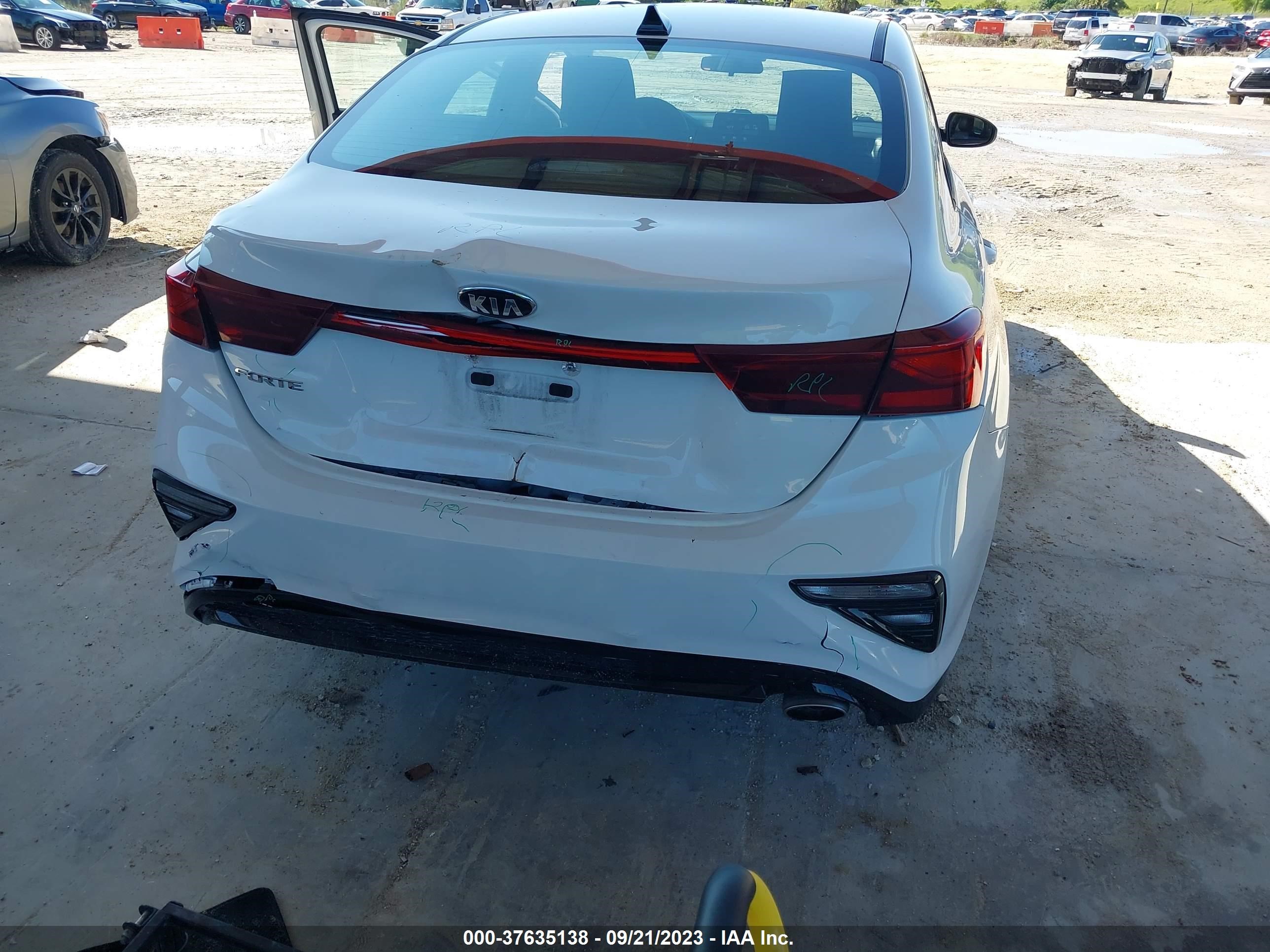 Photo 5 VIN: 3KPF24AD0KE127872 - KIA FORTE 