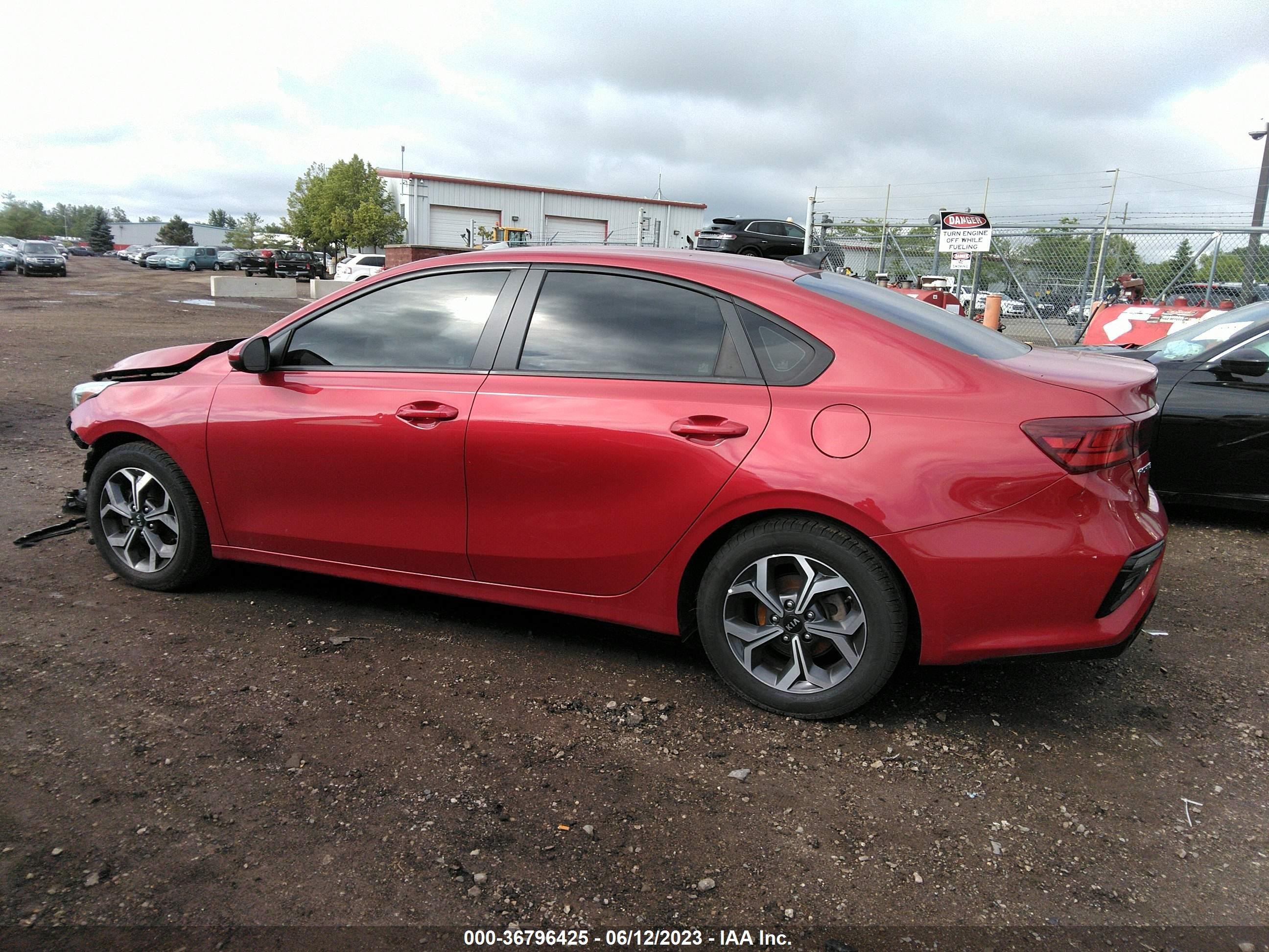 Photo 13 VIN: 3KPF24AD0KE137589 - KIA FORTE 