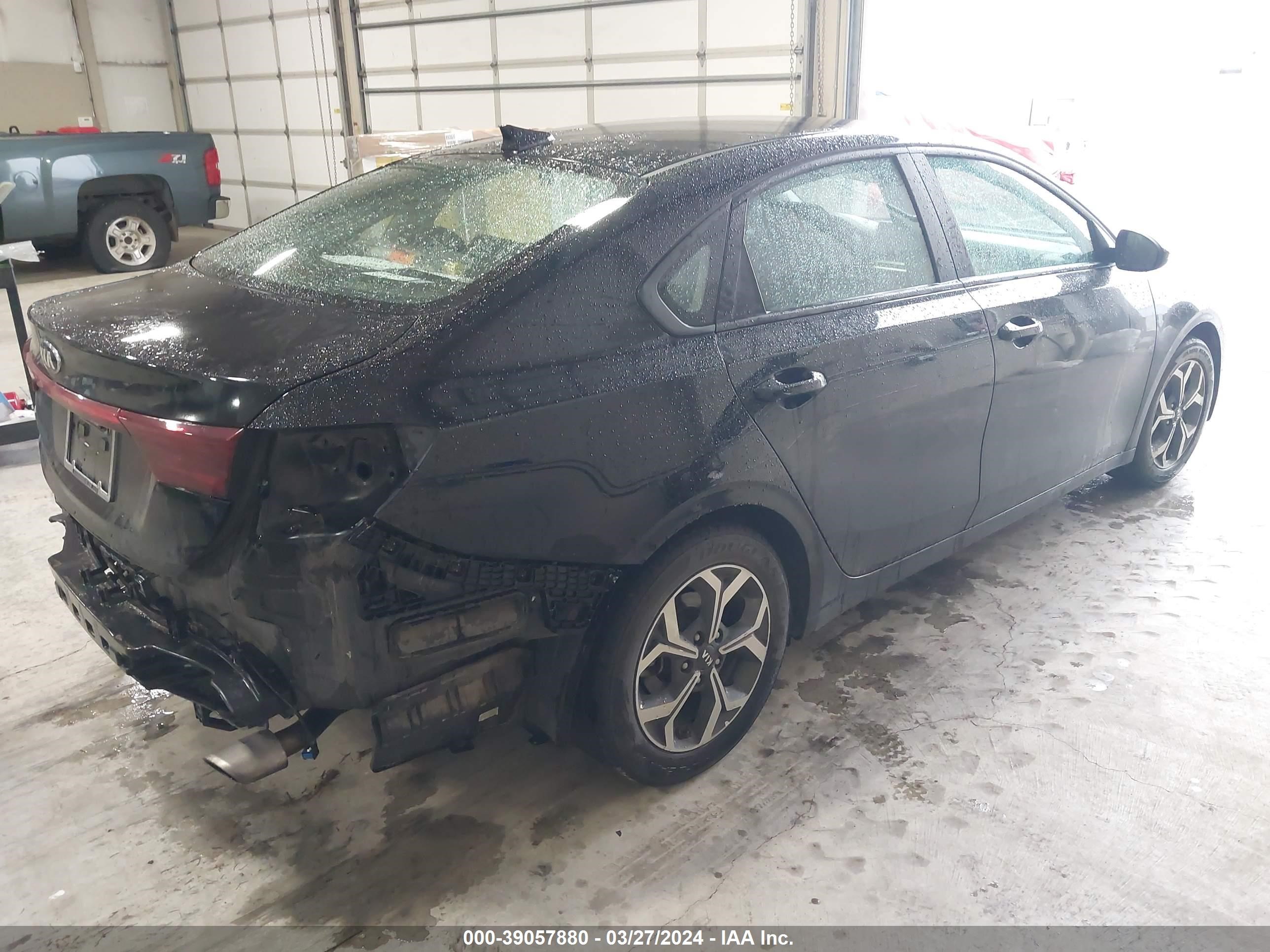 Photo 3 VIN: 3KPF24AD0ME266404 - KIA FORTE 