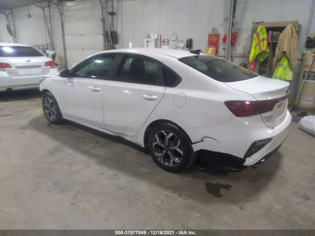 Photo 2 VIN: 3KPF24AD0ME268797 - KIA FORTE 