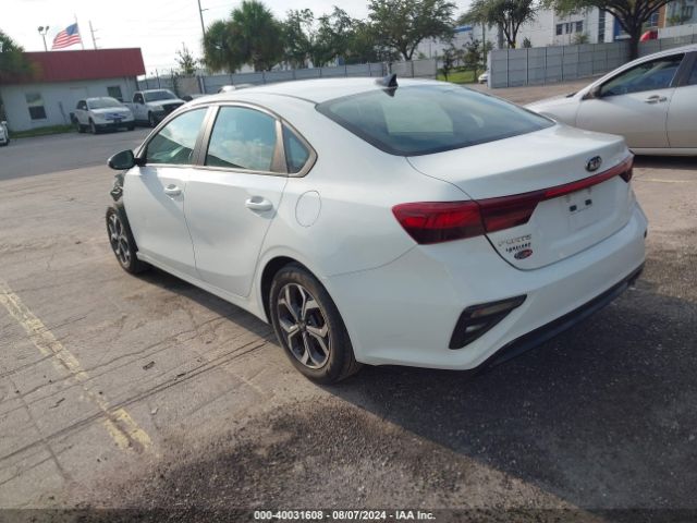 Photo 2 VIN: 3KPF24AD0ME307341 - KIA FORTE 