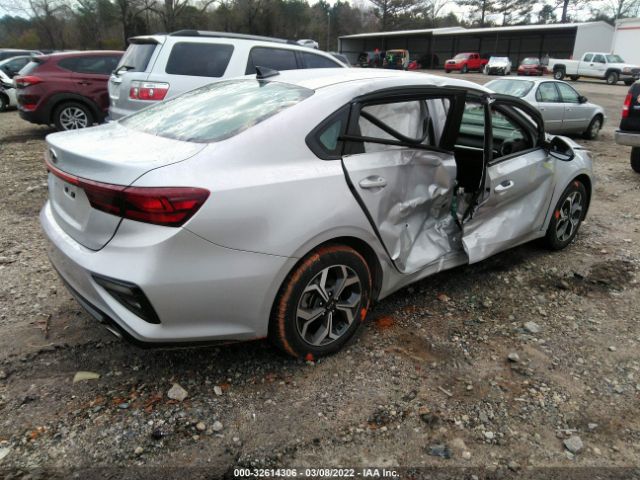 Photo 3 VIN: 3KPF24AD0ME318484 - KIA FORTE 