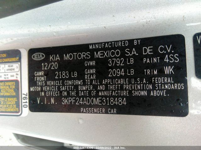 Photo 8 VIN: 3KPF24AD0ME318484 - KIA FORTE 