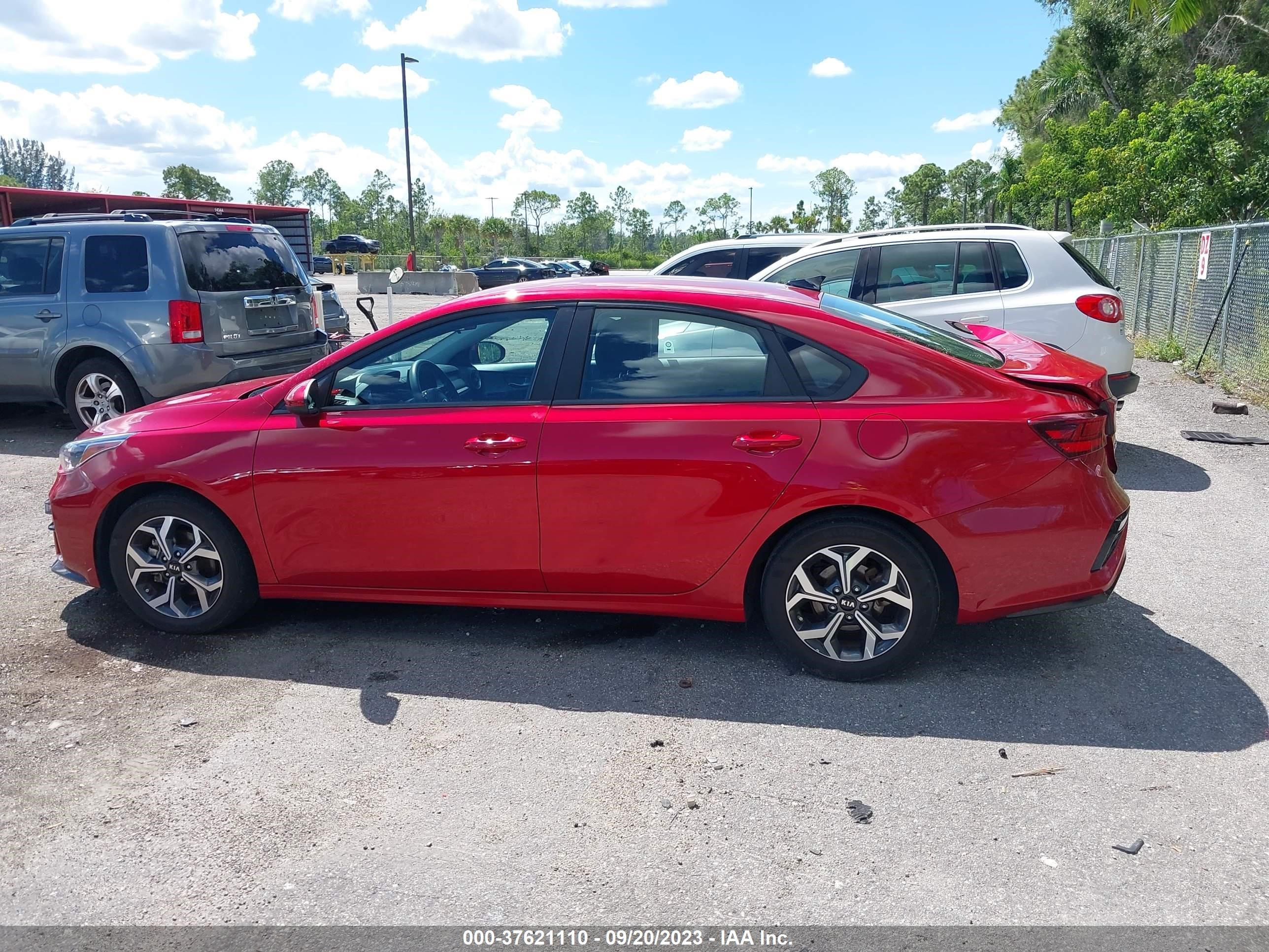 Photo 13 VIN: 3KPF24AD0ME358855 - KIA FORTE 