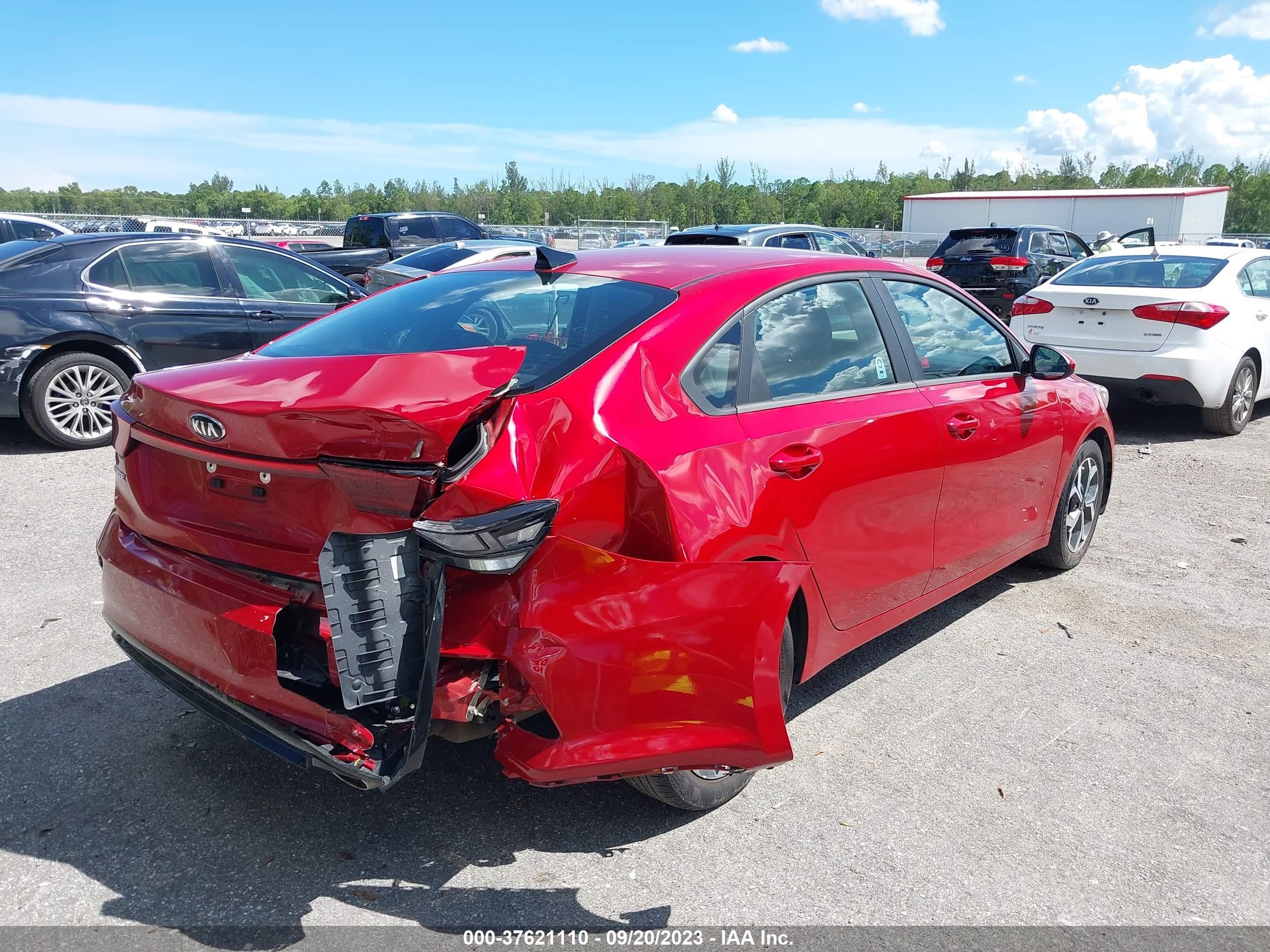 Photo 3 VIN: 3KPF24AD0ME358855 - KIA FORTE 