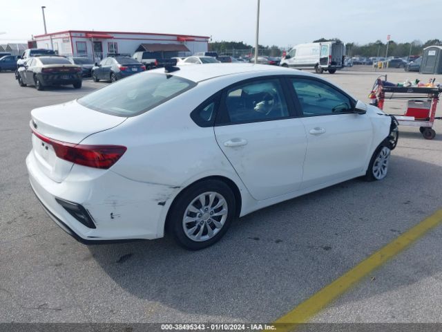 Photo 3 VIN: 3KPF24AD0ME393458 - KIA FORTE 