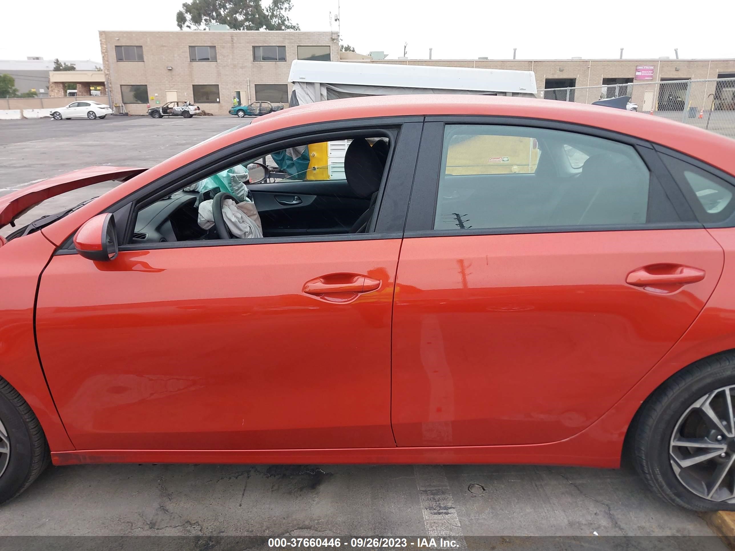 Photo 14 VIN: 3KPF24AD0NE416187 - KIA FORTE 