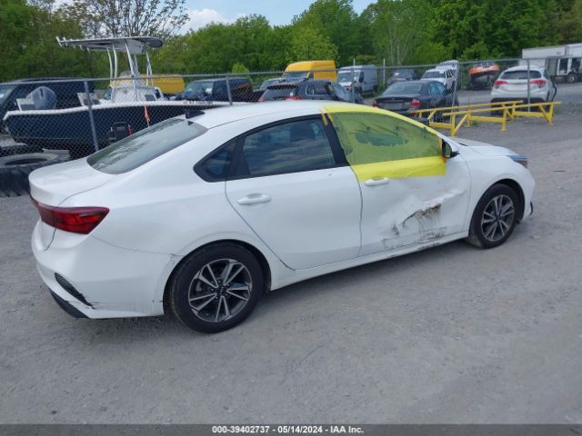 Photo 3 VIN: 3KPF24AD0NE471853 - KIA FORTE 