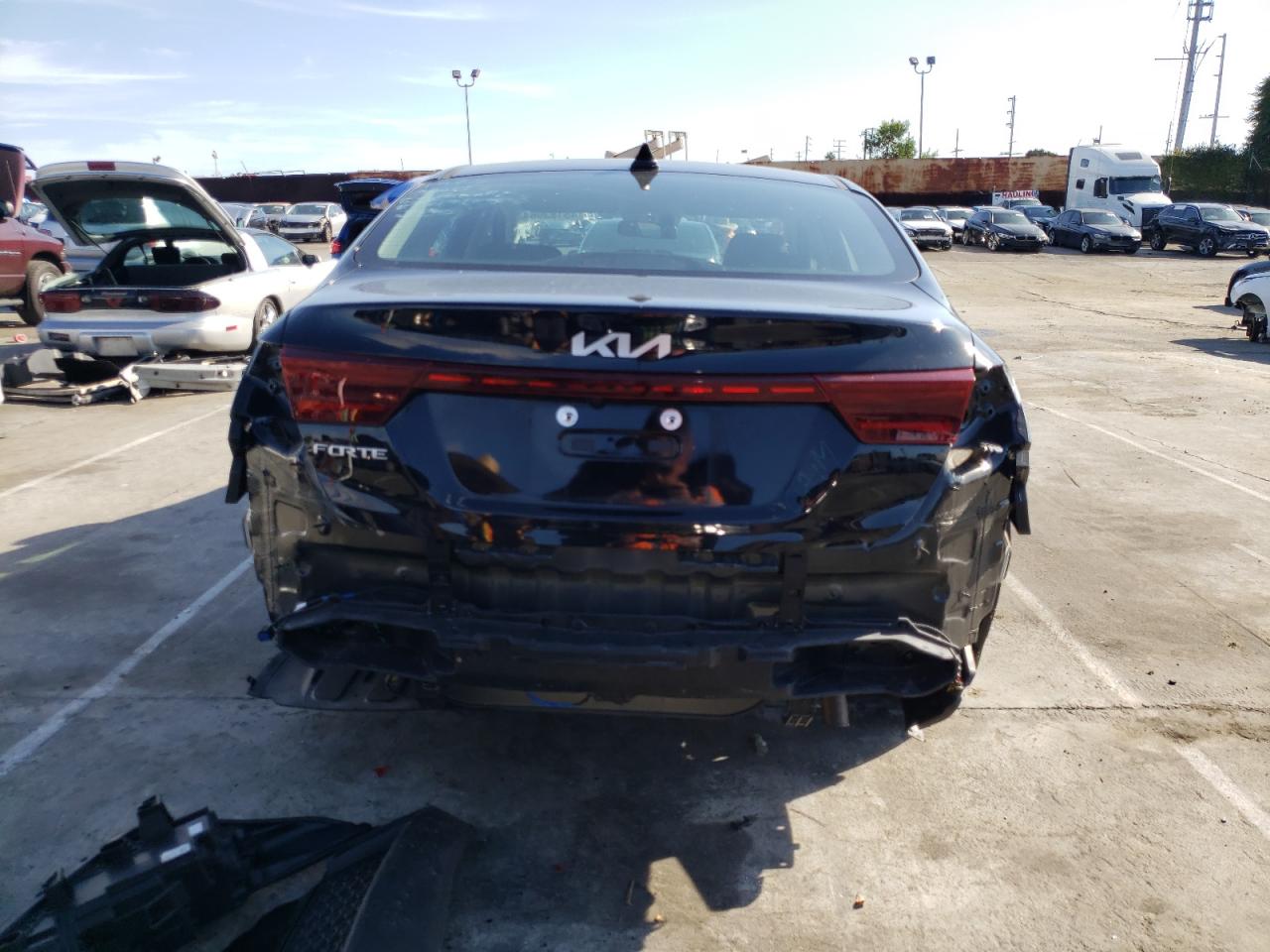 Photo 5 VIN: 3KPF24AD0PE507155 - KIA FORTE 