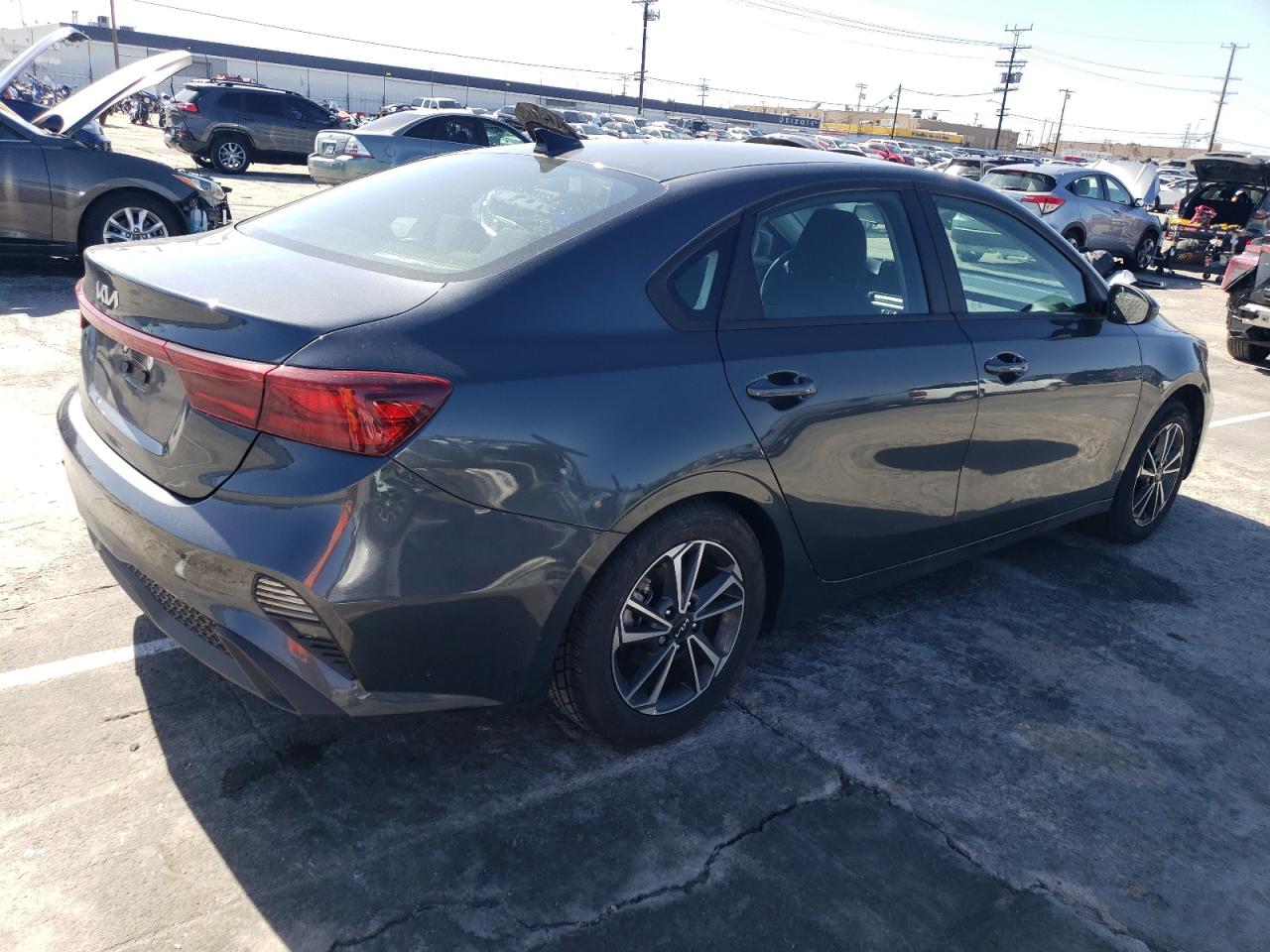 Photo 2 VIN: 3KPF24AD0PE537885 - KIA FORTE 