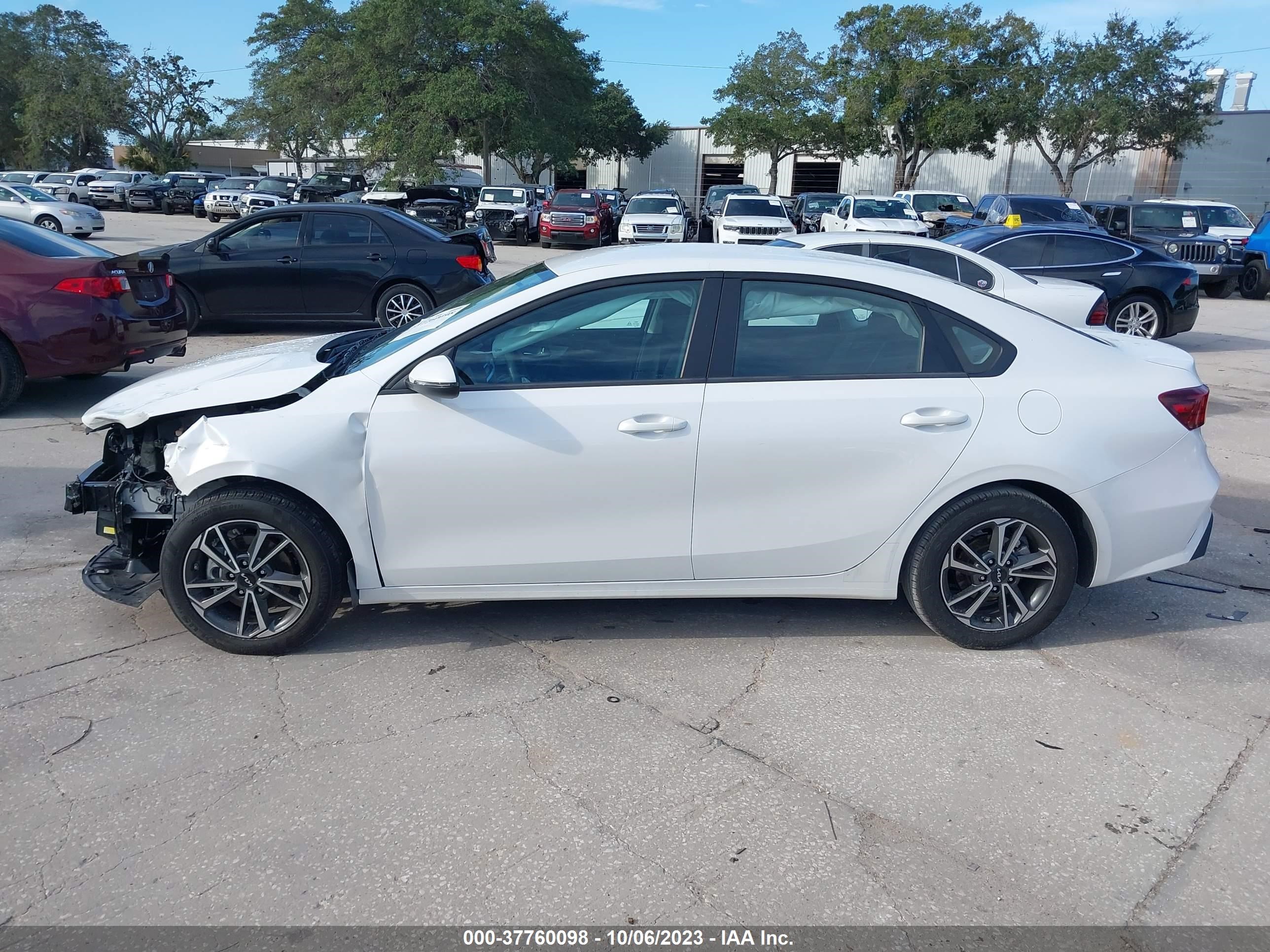 Photo 13 VIN: 3KPF24AD0PE544531 - KIA FORTE 