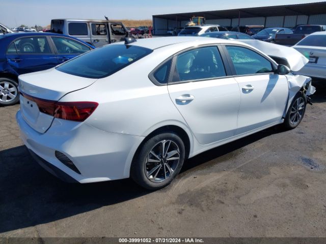 Photo 3 VIN: 3KPF24AD0PE560759 - KIA FORTE 