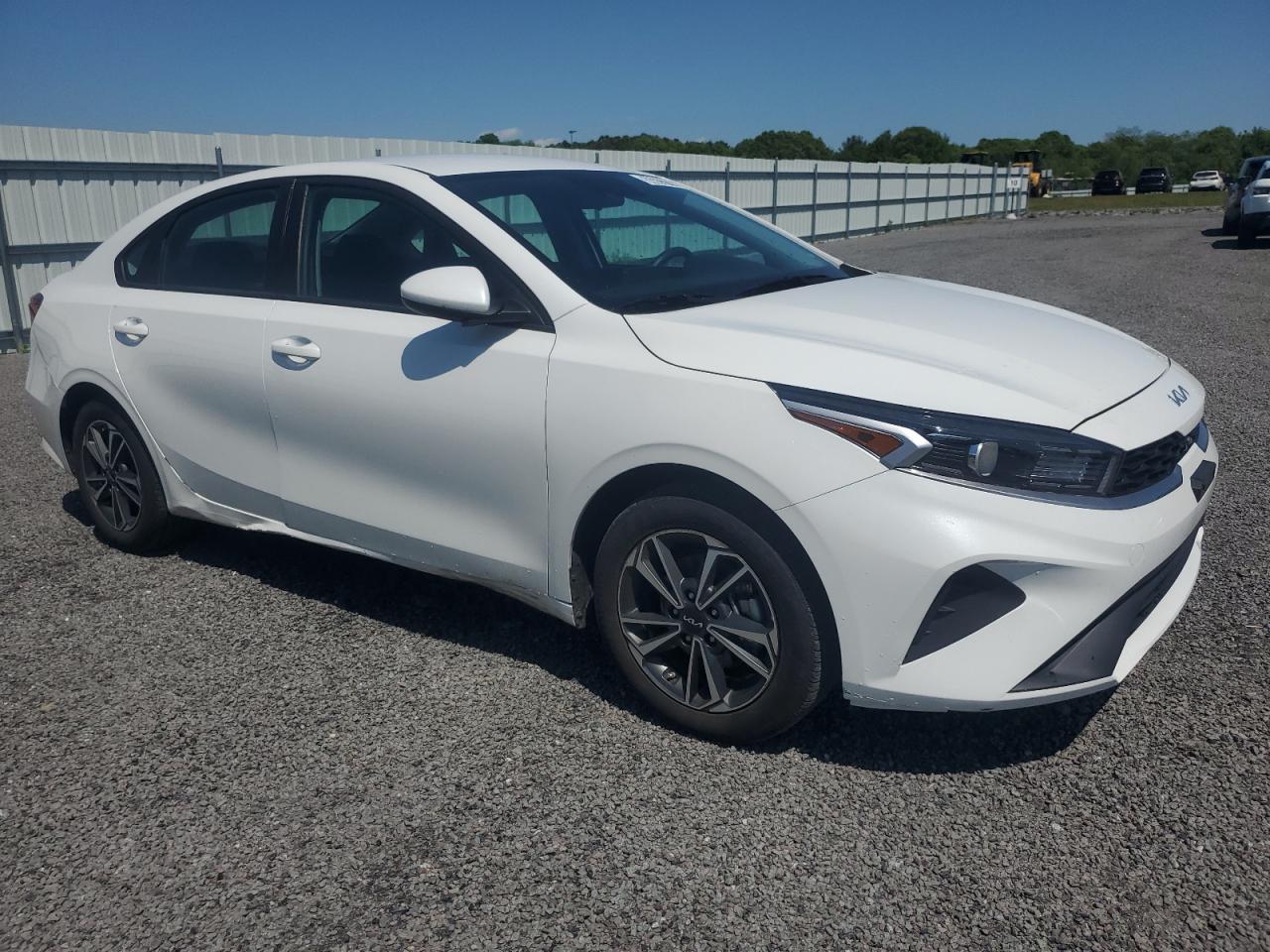 Photo 3 VIN: 3KPF24AD0PE589808 - KIA FORTE 