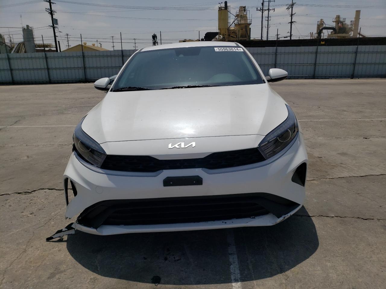 Photo 4 VIN: 3KPF24AD0PE629997 - KIA FORTE 