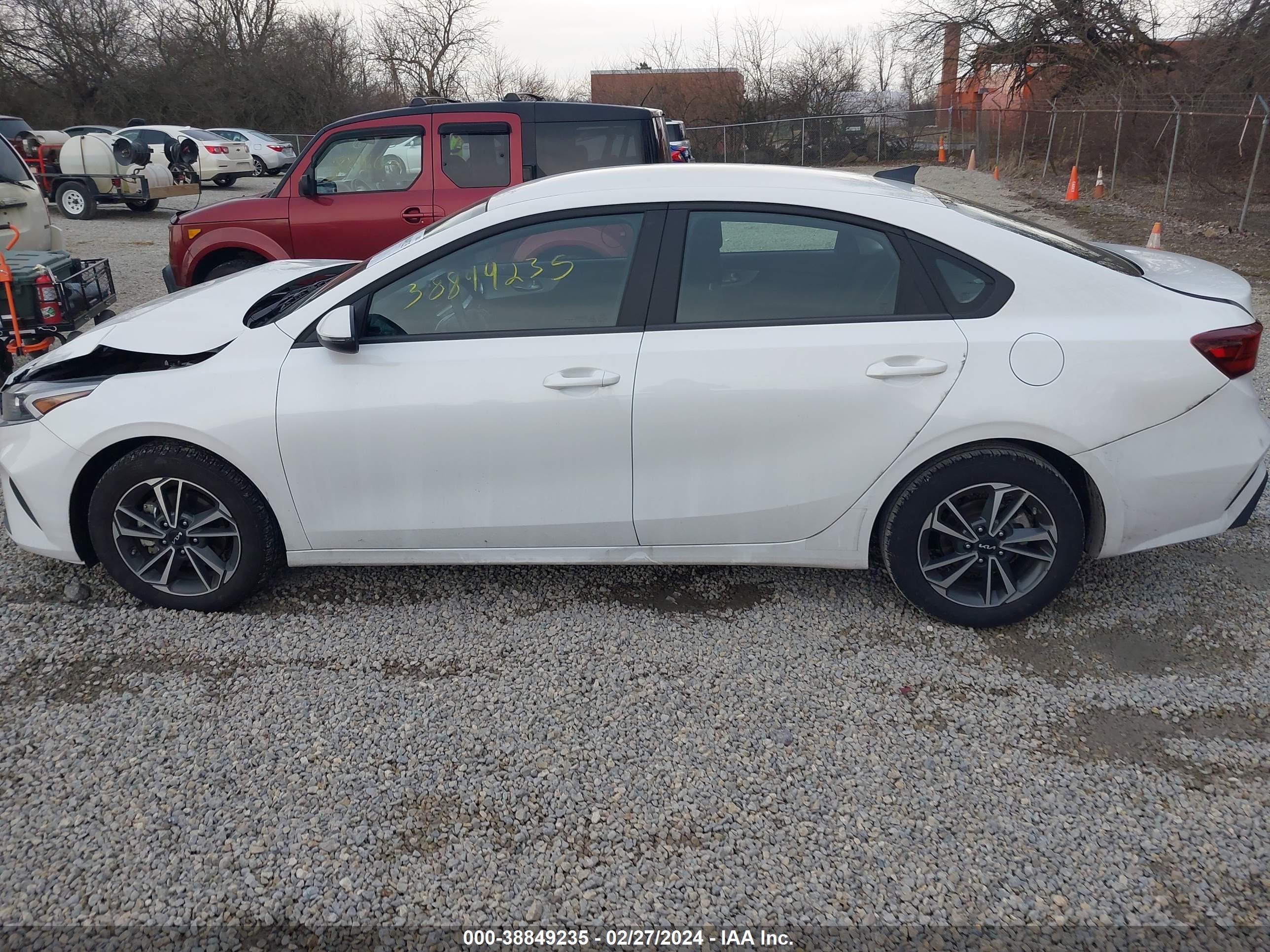 Photo 13 VIN: 3KPF24AD0PE632253 - KIA FORTE 