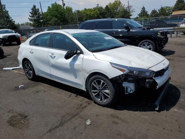 Photo 3 VIN: 3KPF24AD0PE637341 - KIA FORTE LX 