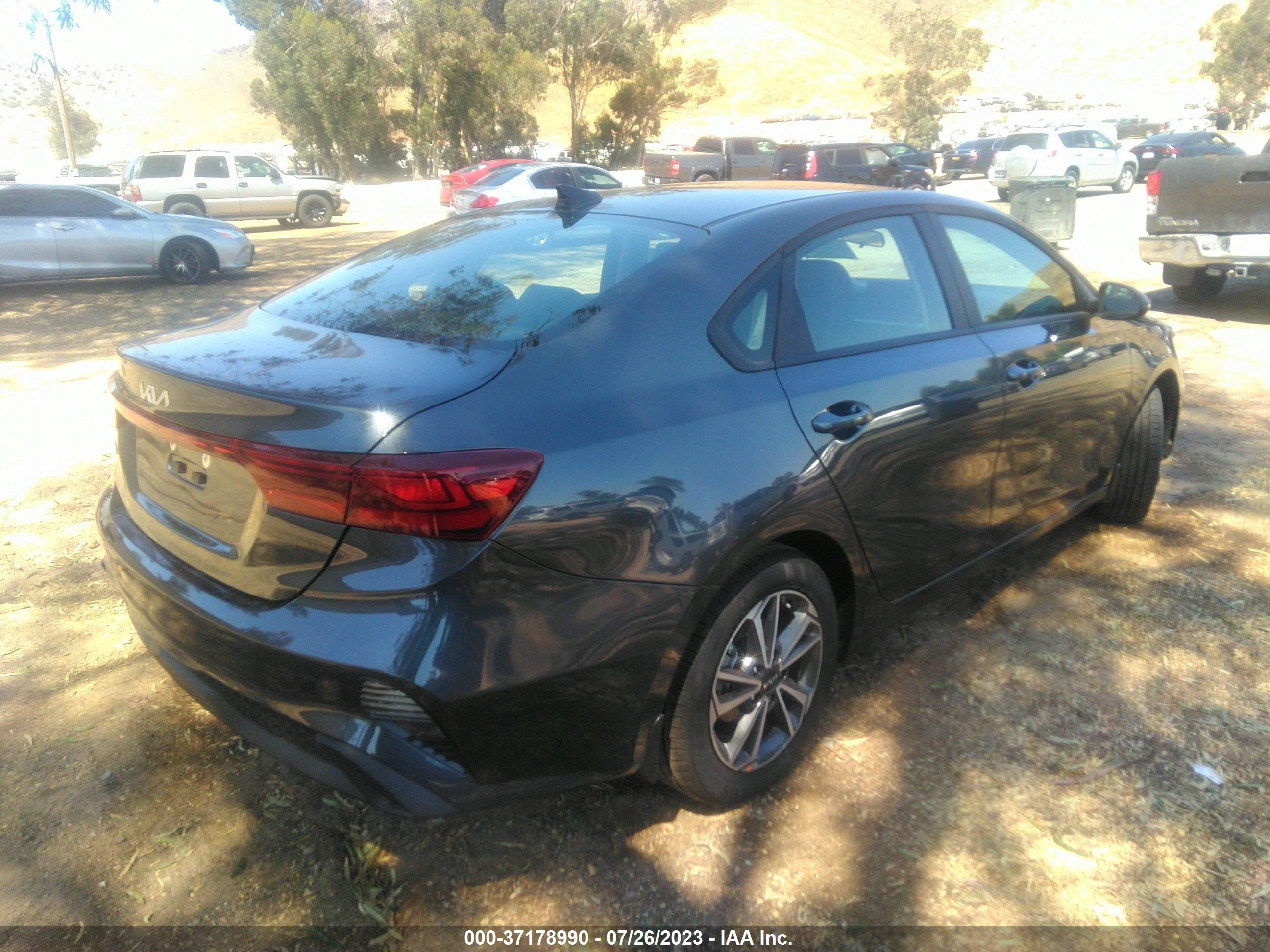 Photo 3 VIN: 3KPF24AD0PE653247 - KIA FORTE 