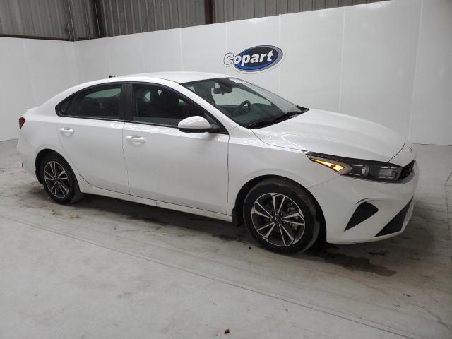 Photo 3 VIN: 3KPF24AD0PE657623 - KIA FORTE LX 