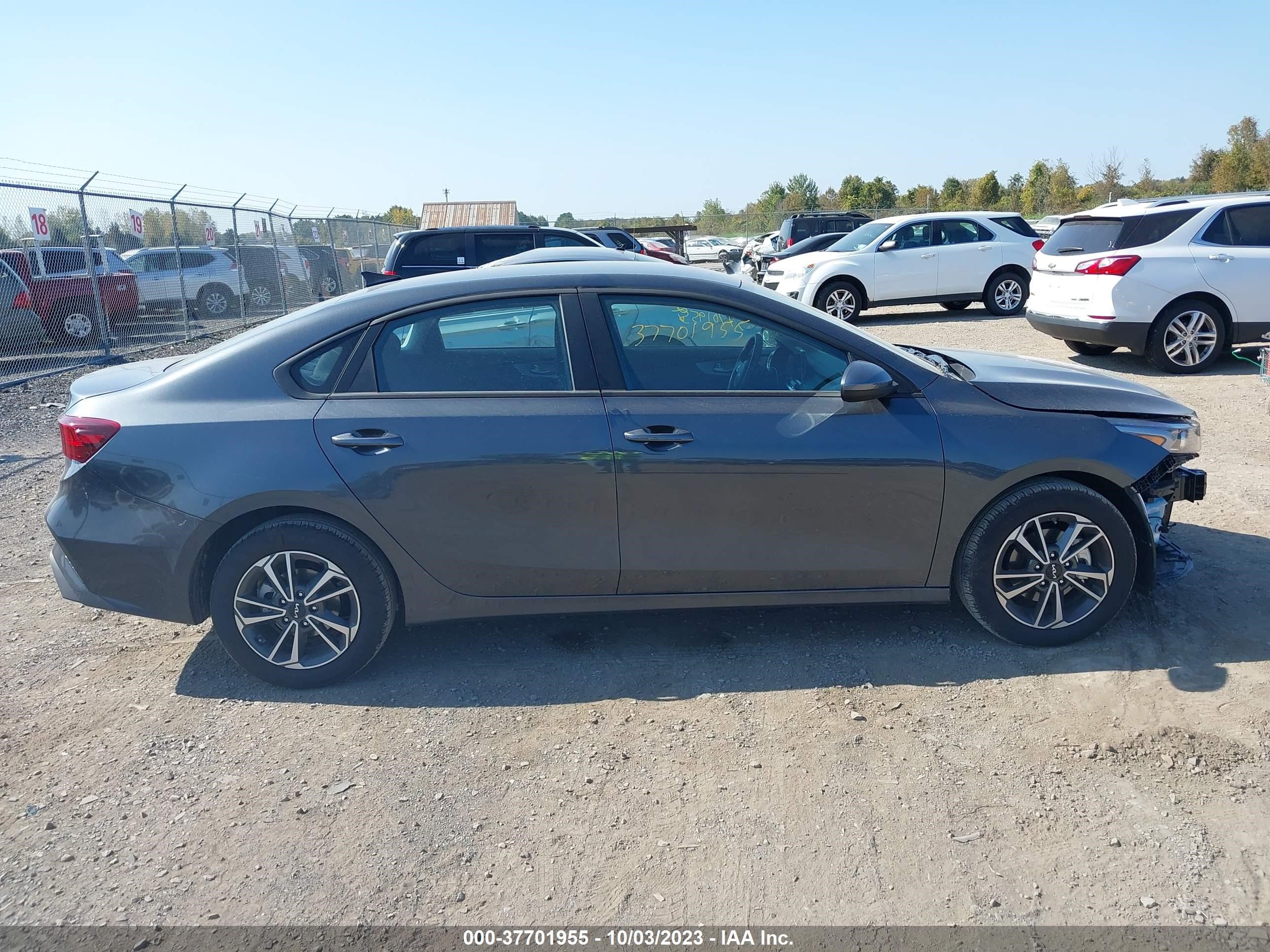 Photo 12 VIN: 3KPF24AD0PE660862 - KIA FORTE 