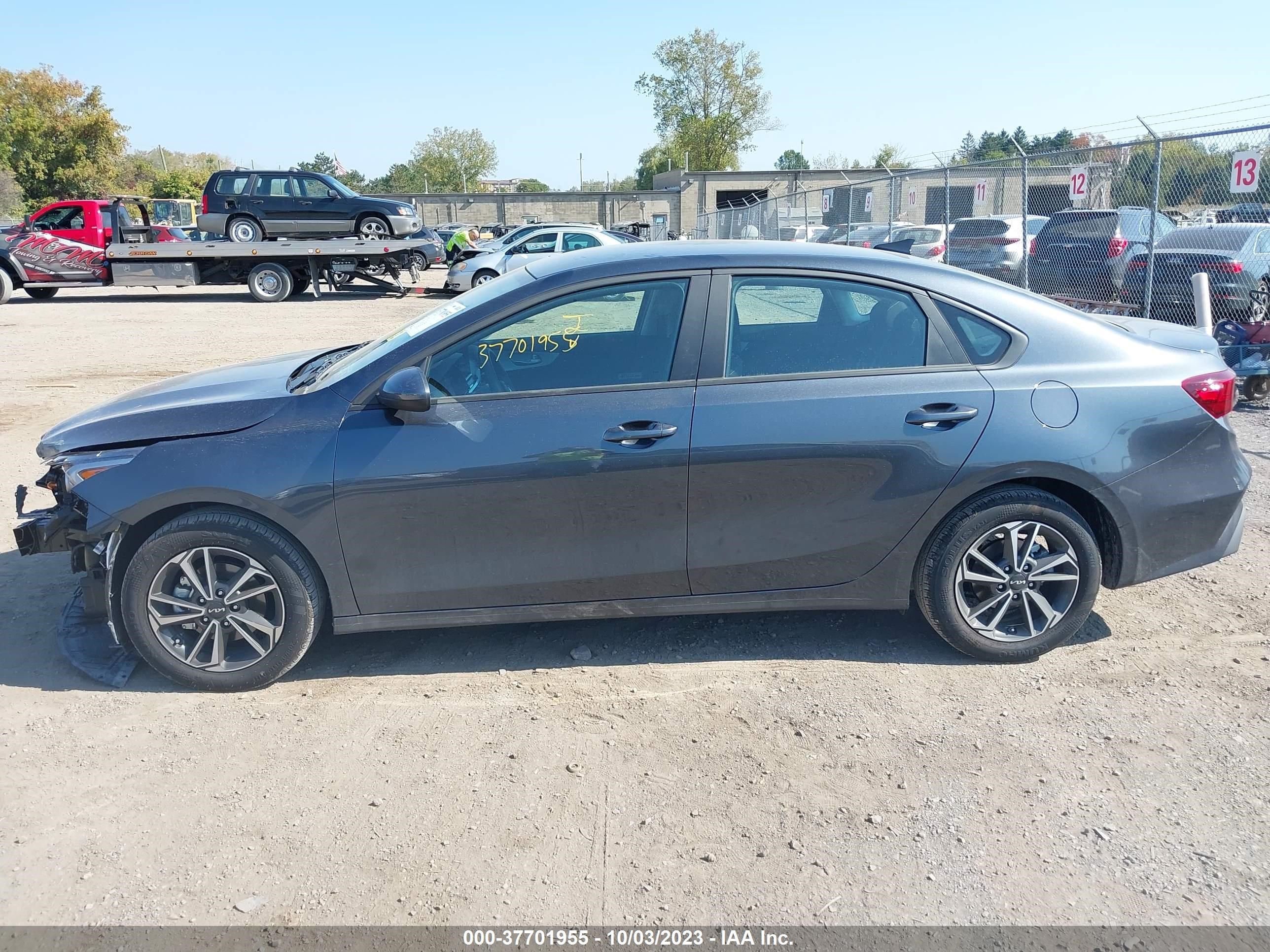 Photo 13 VIN: 3KPF24AD0PE660862 - KIA FORTE 