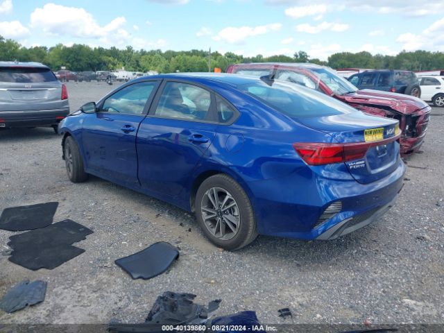 Photo 2 VIN: 3KPF24AD0RE700327 - KIA FORTE 