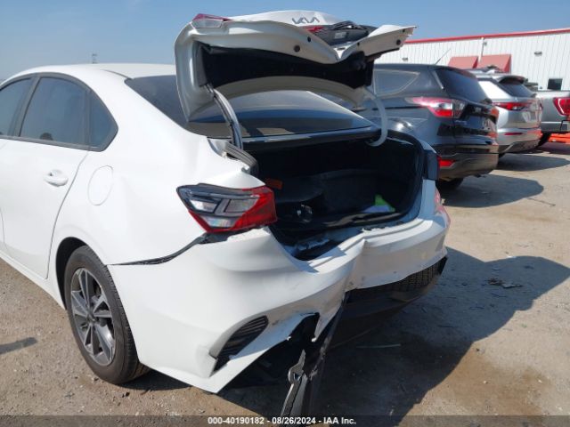 Photo 5 VIN: 3KPF24AD0RE716978 - KIA FORTE 