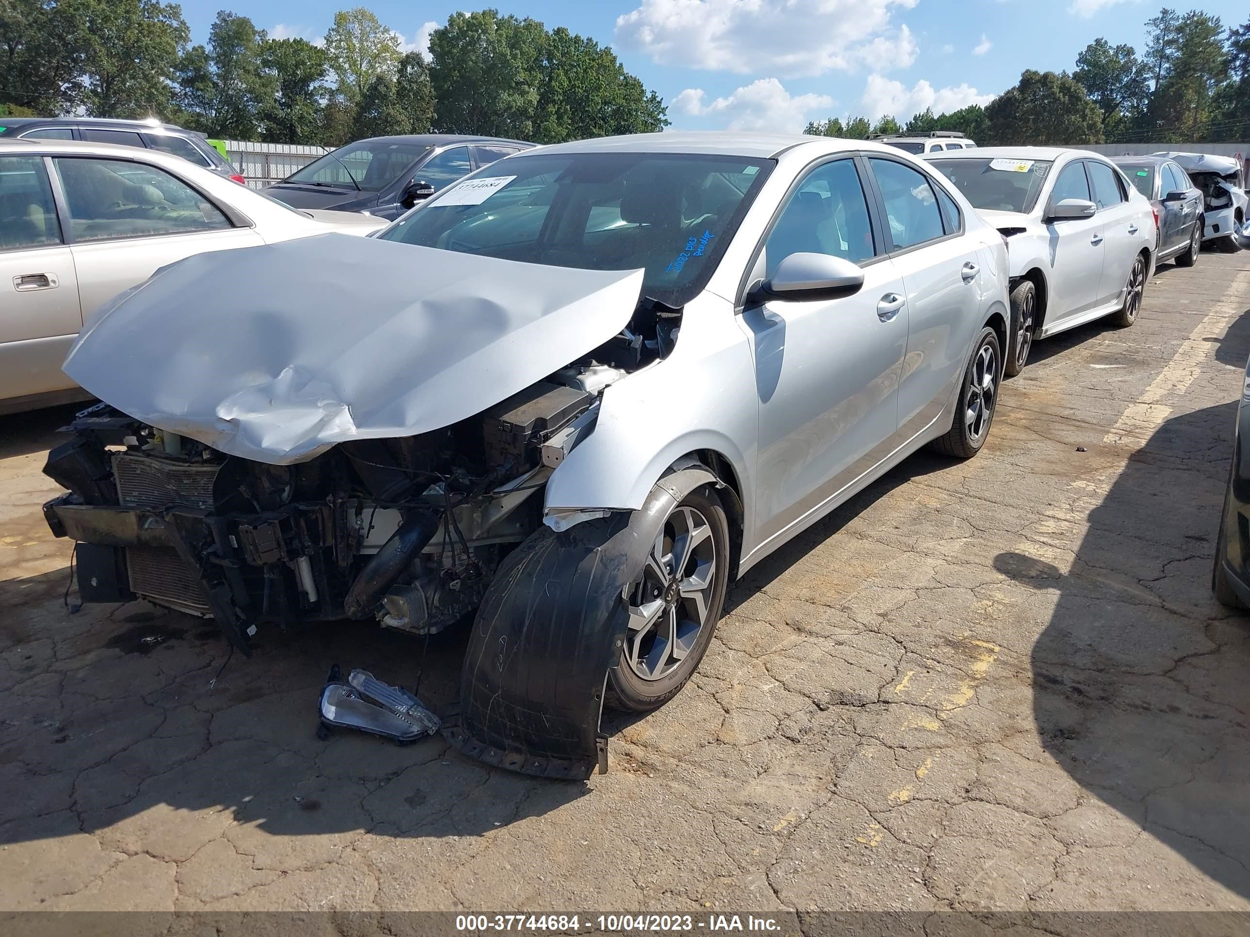 Photo 1 VIN: 3KPF24AD1KE007840 - KIA FORTE 