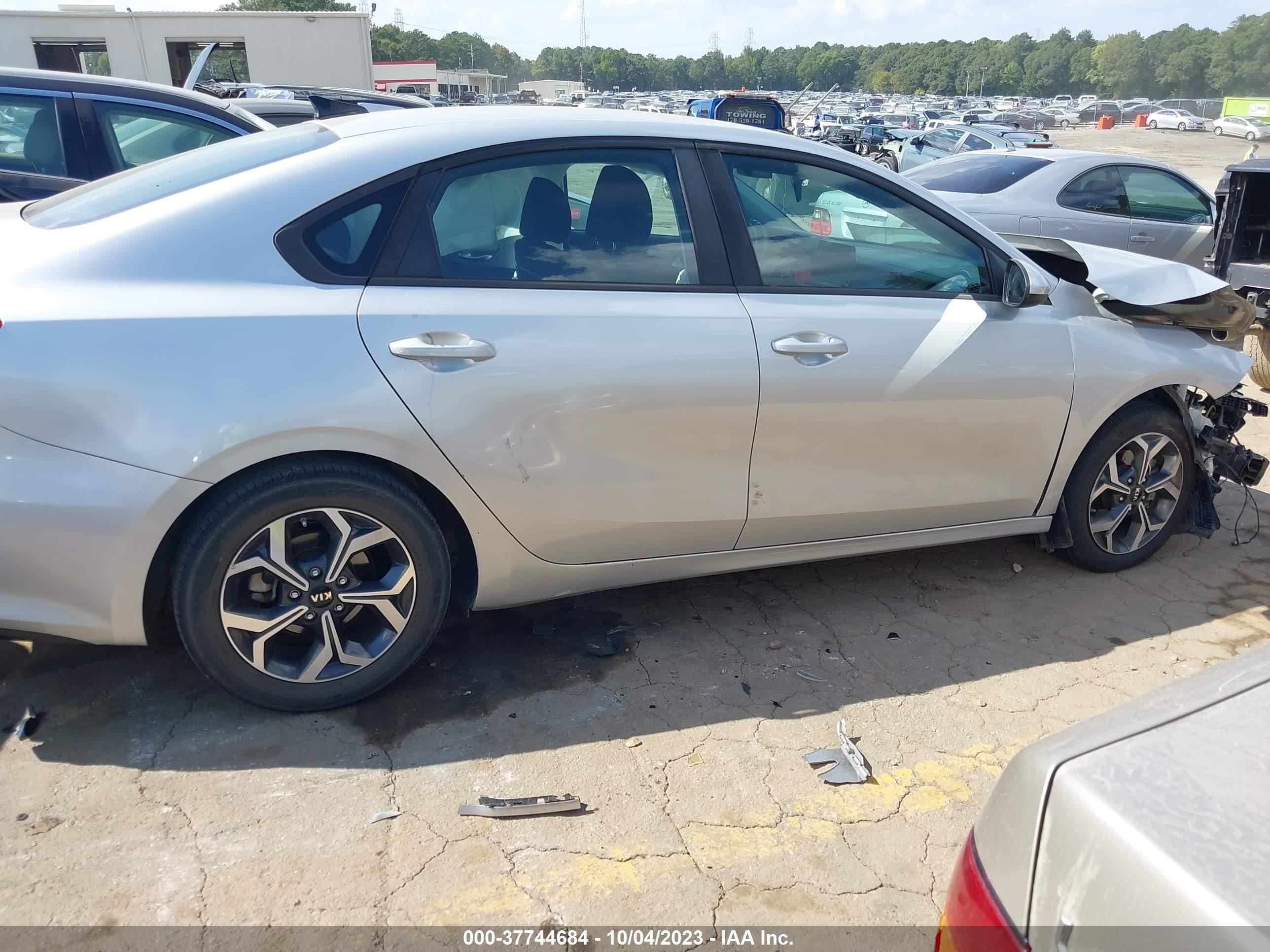 Photo 12 VIN: 3KPF24AD1KE007840 - KIA FORTE 