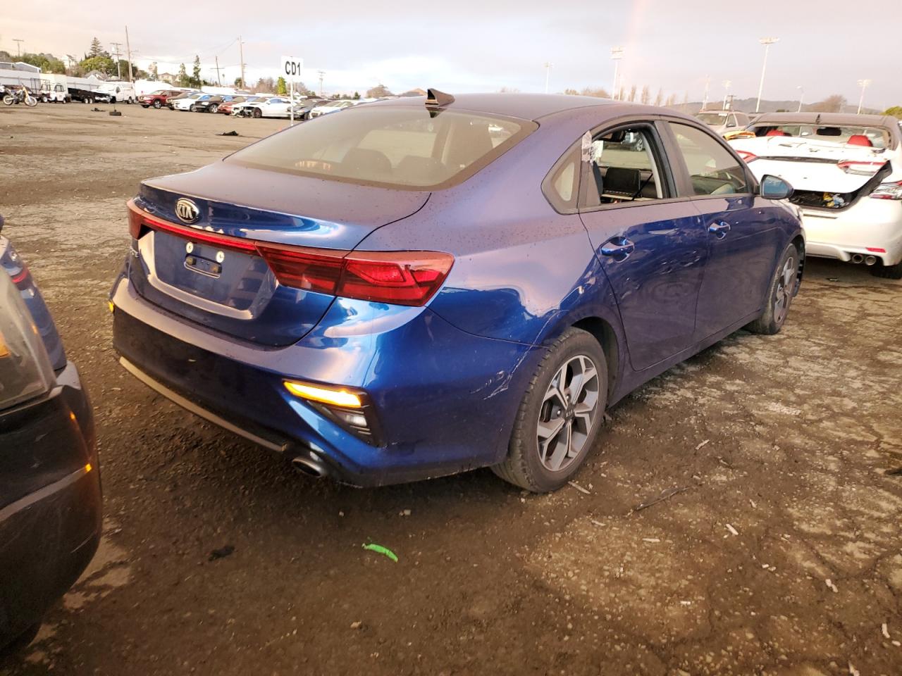 Photo 2 VIN: 3KPF24AD1KE105752 - KIA FORTE 