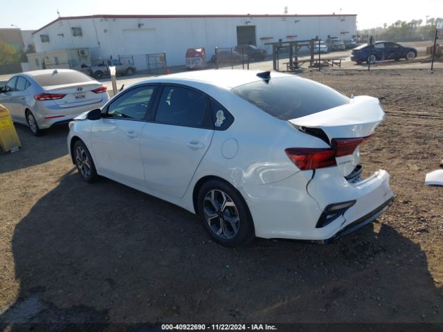 Photo 2 VIN: 3KPF24AD1KE111115 - KIA FORTE 