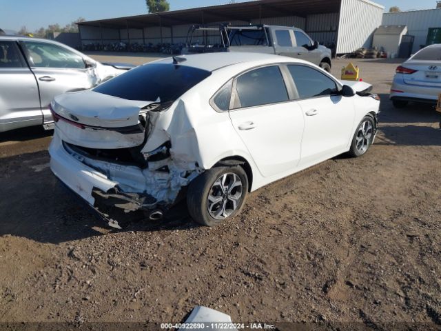 Photo 3 VIN: 3KPF24AD1KE111115 - KIA FORTE 