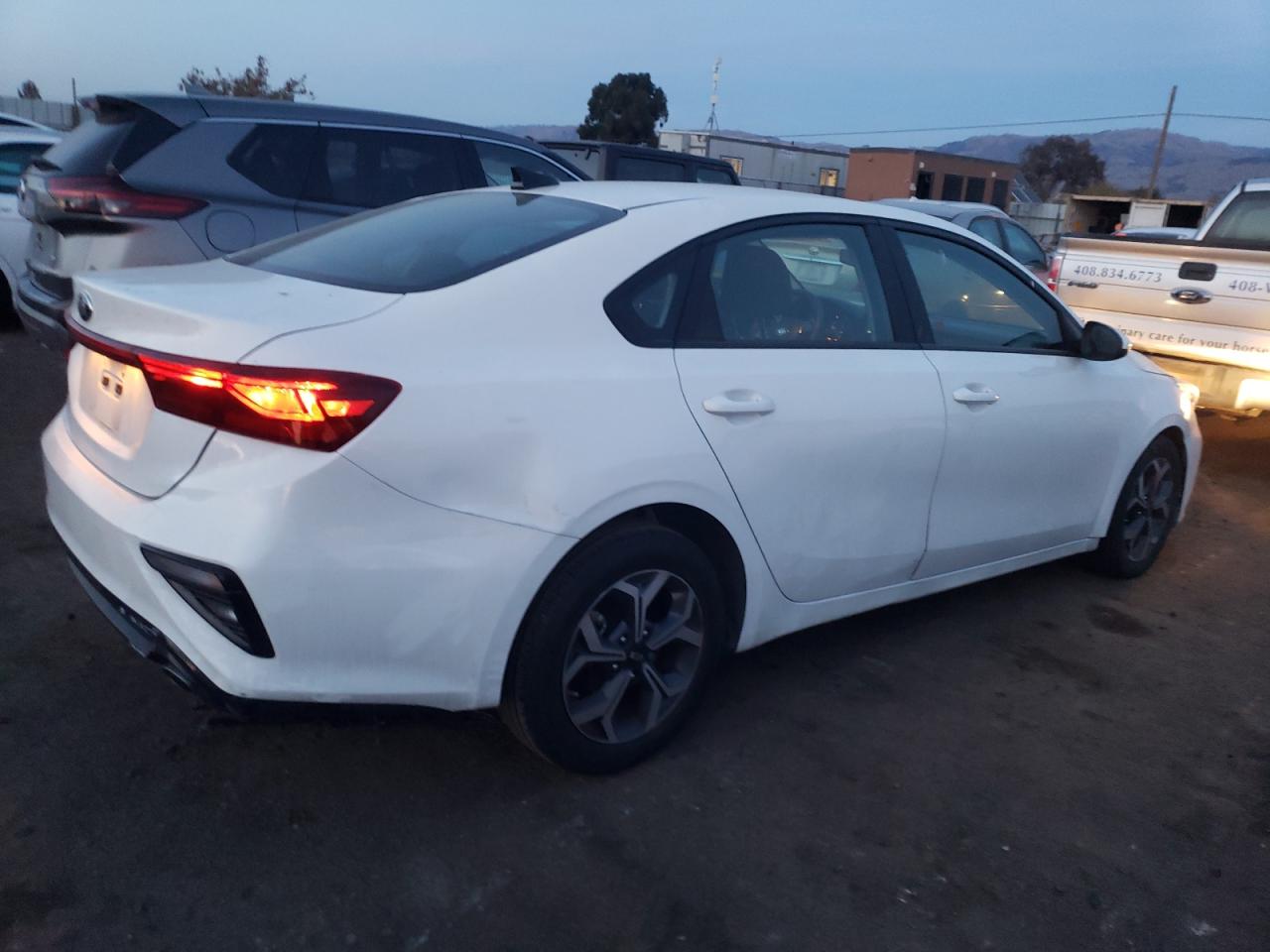 Photo 2 VIN: 3KPF24AD1LE217114 - KIA FORTE 