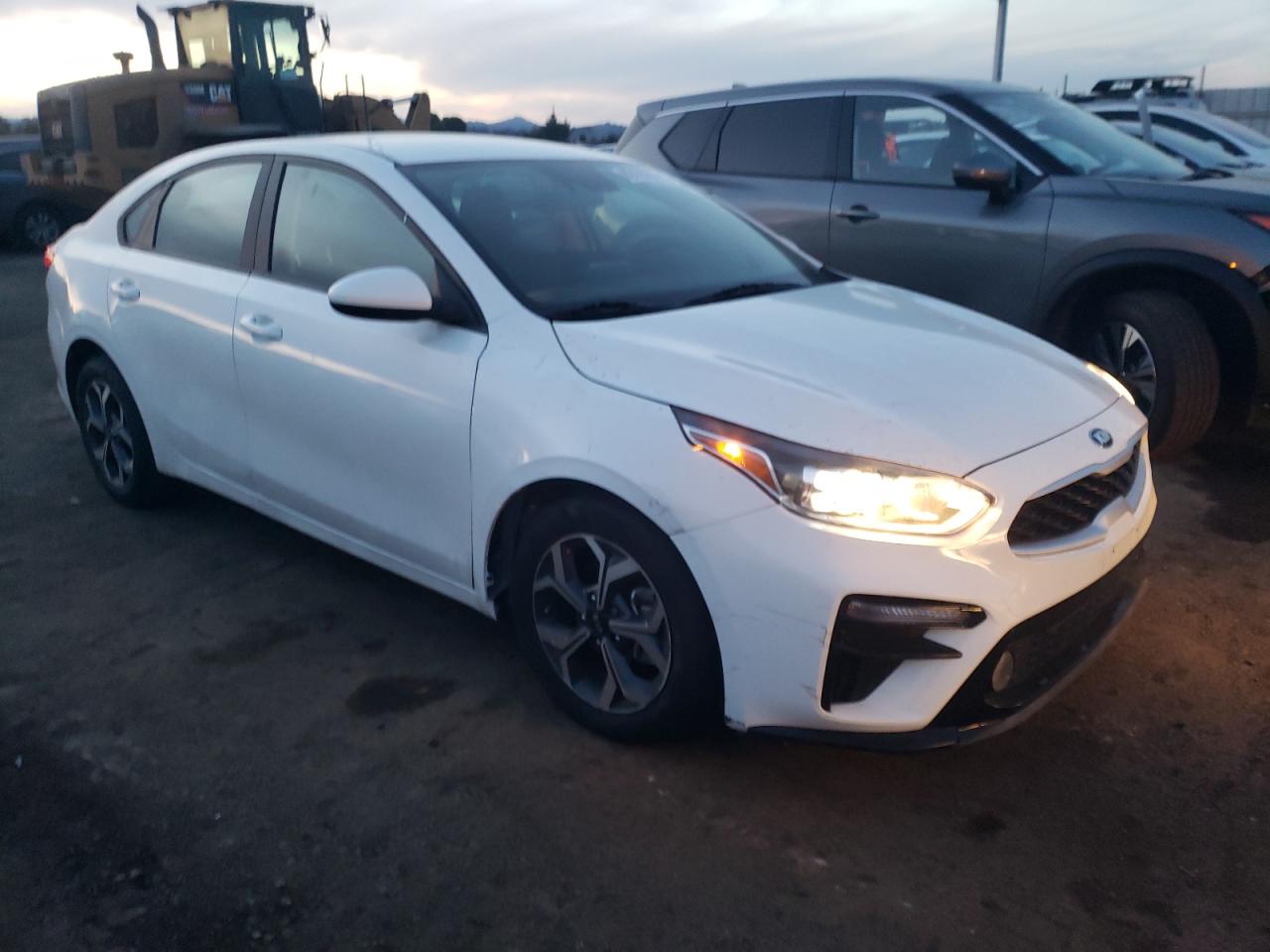 Photo 3 VIN: 3KPF24AD1LE217114 - KIA FORTE 